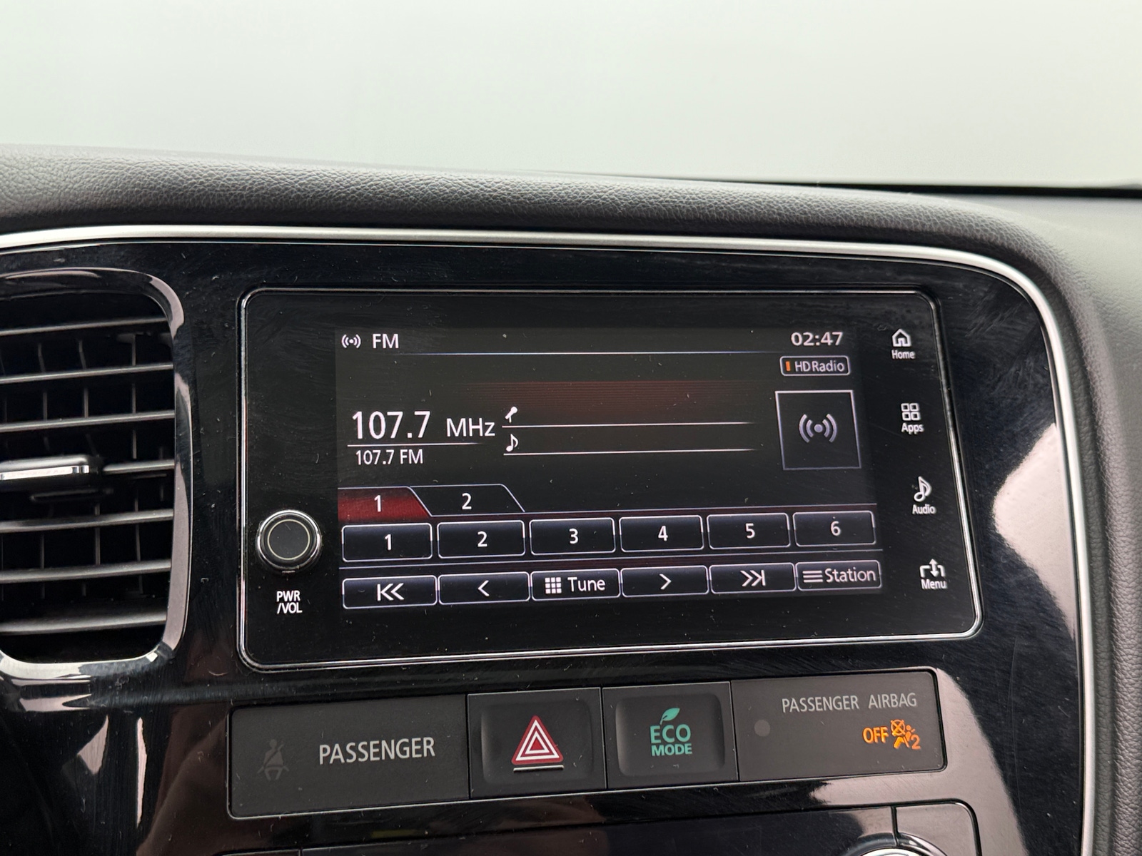 Thumbnail: 2018 Mitsubishi Outlander - 4