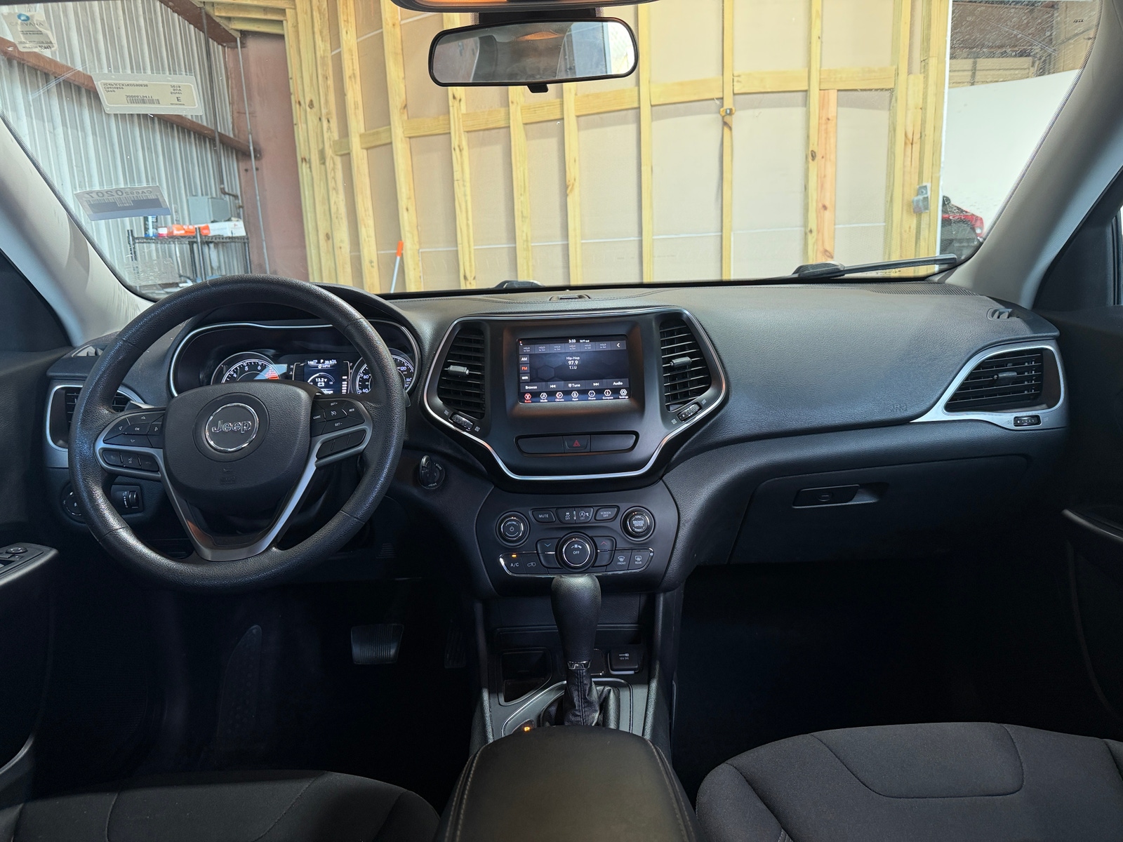 Thumbnail: 2019 Jeep Cherokee - 3