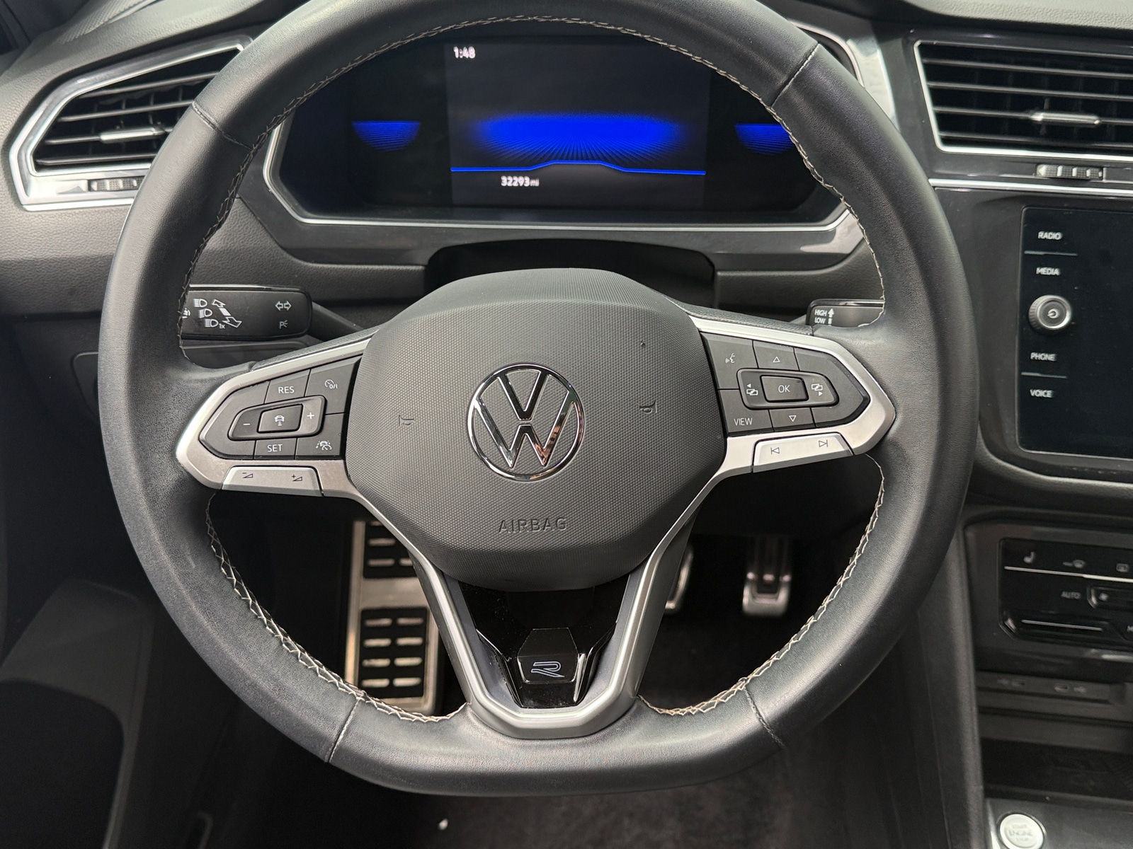 Thumbnail: 2023 Volkswagen Tiguan - 4