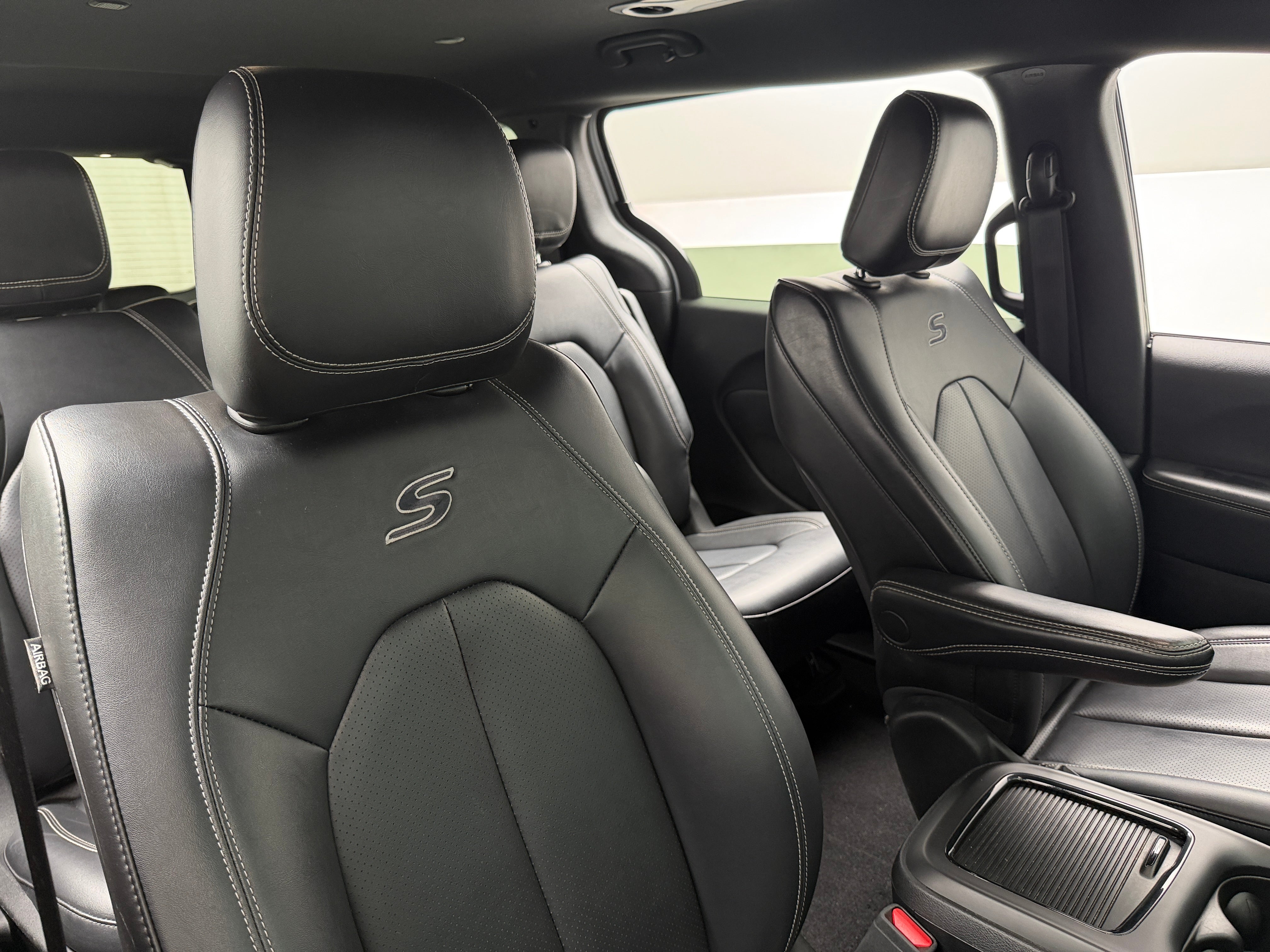 2024 Chrysler Pacifica PHEV Select