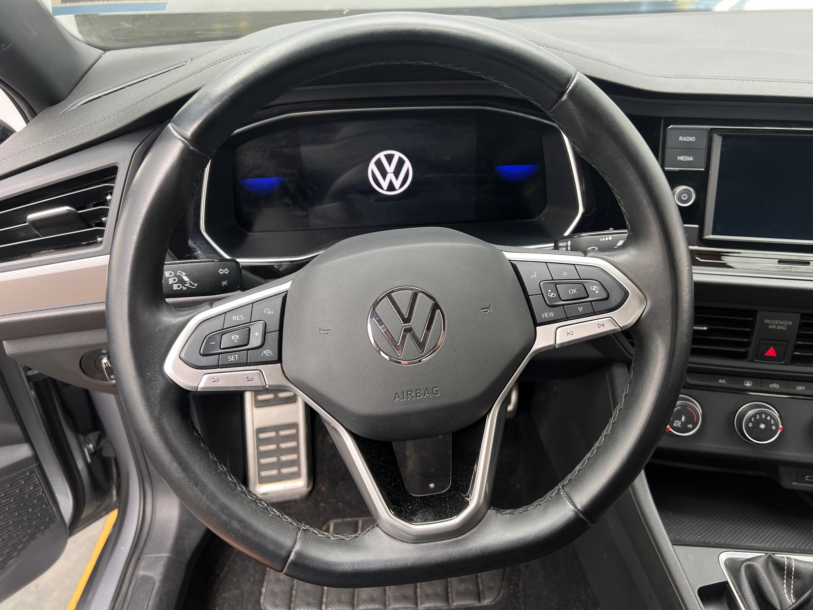 Thumbnail: 2023 Volkswagen Jetta - 5