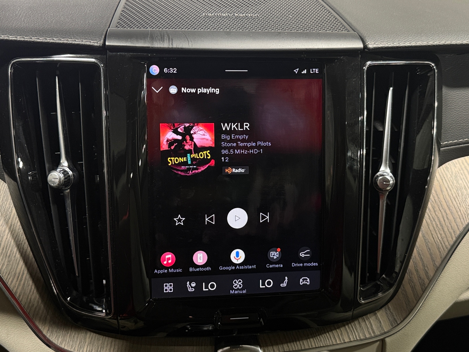 Thumbnail: 2022 Volvo XC60 - 3