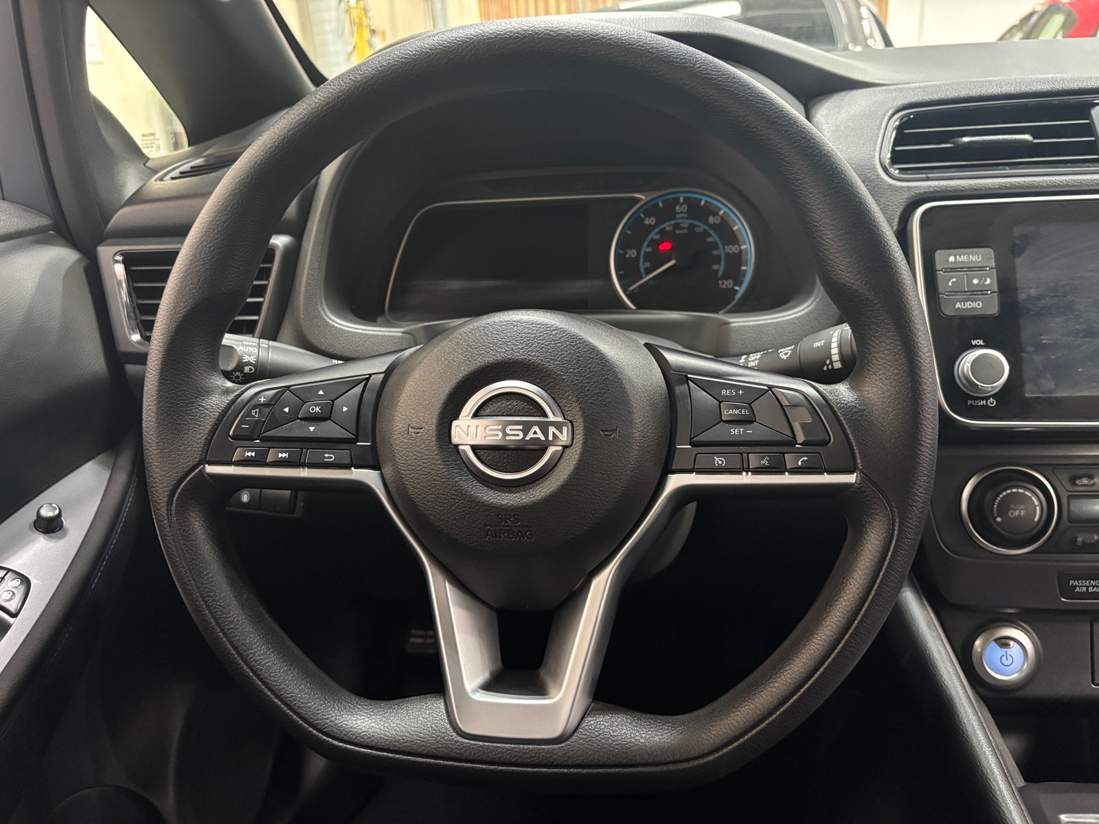 Thumbnail: 2025 Nissan Leaf - 5