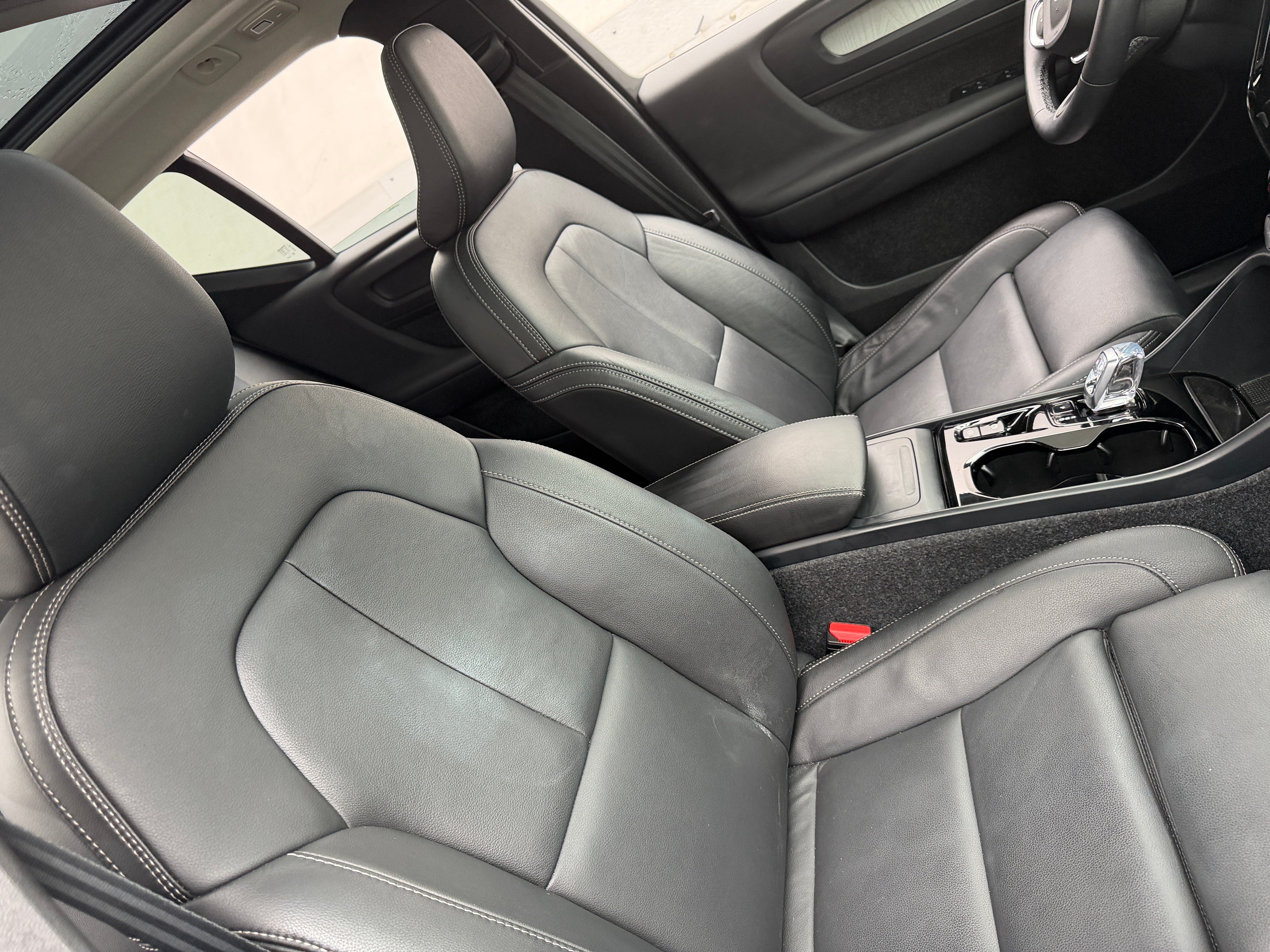 2026 Volvo XC40 Plus