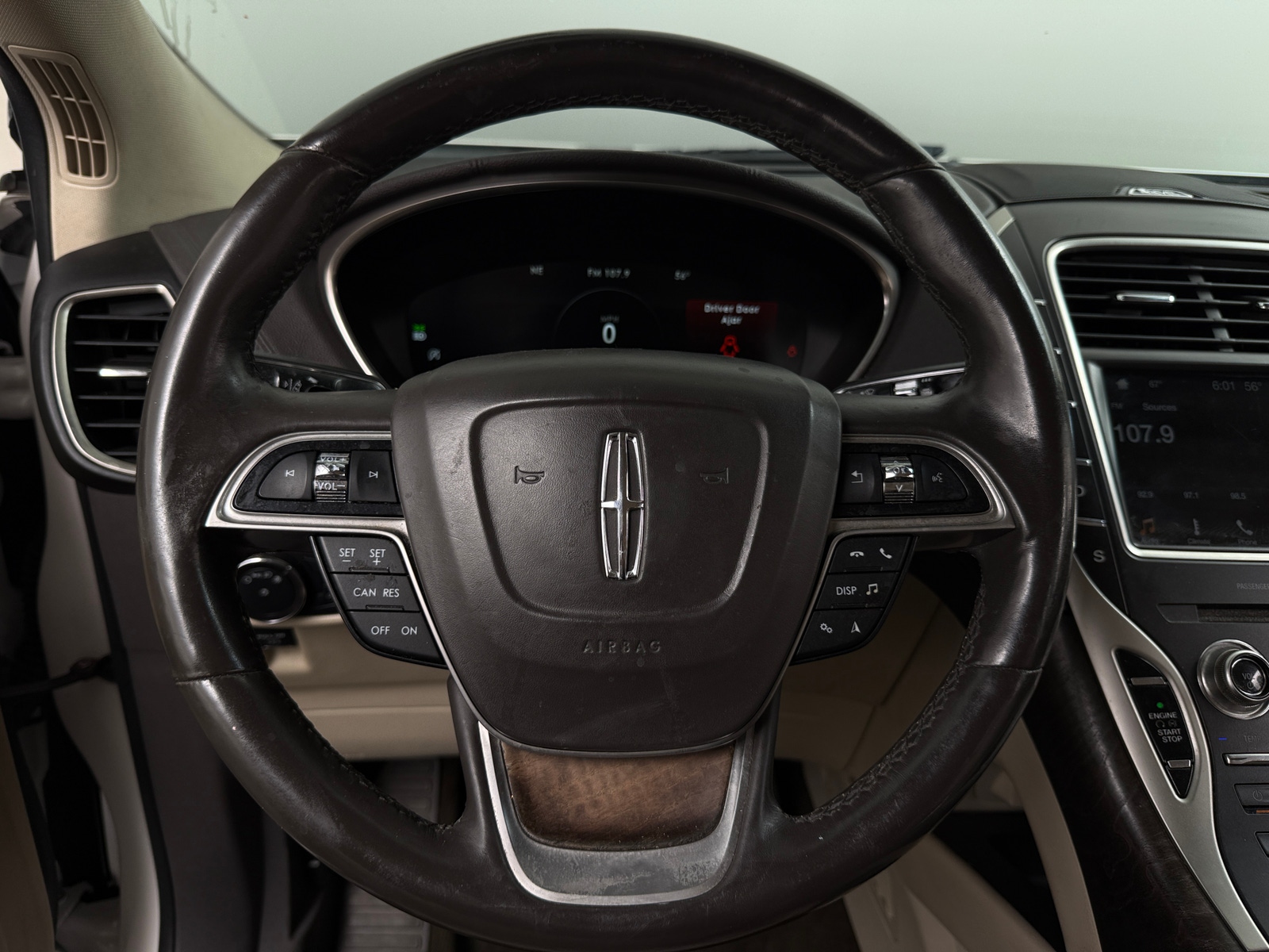 Thumbnail: 2019 Lincoln Nautilus - 4