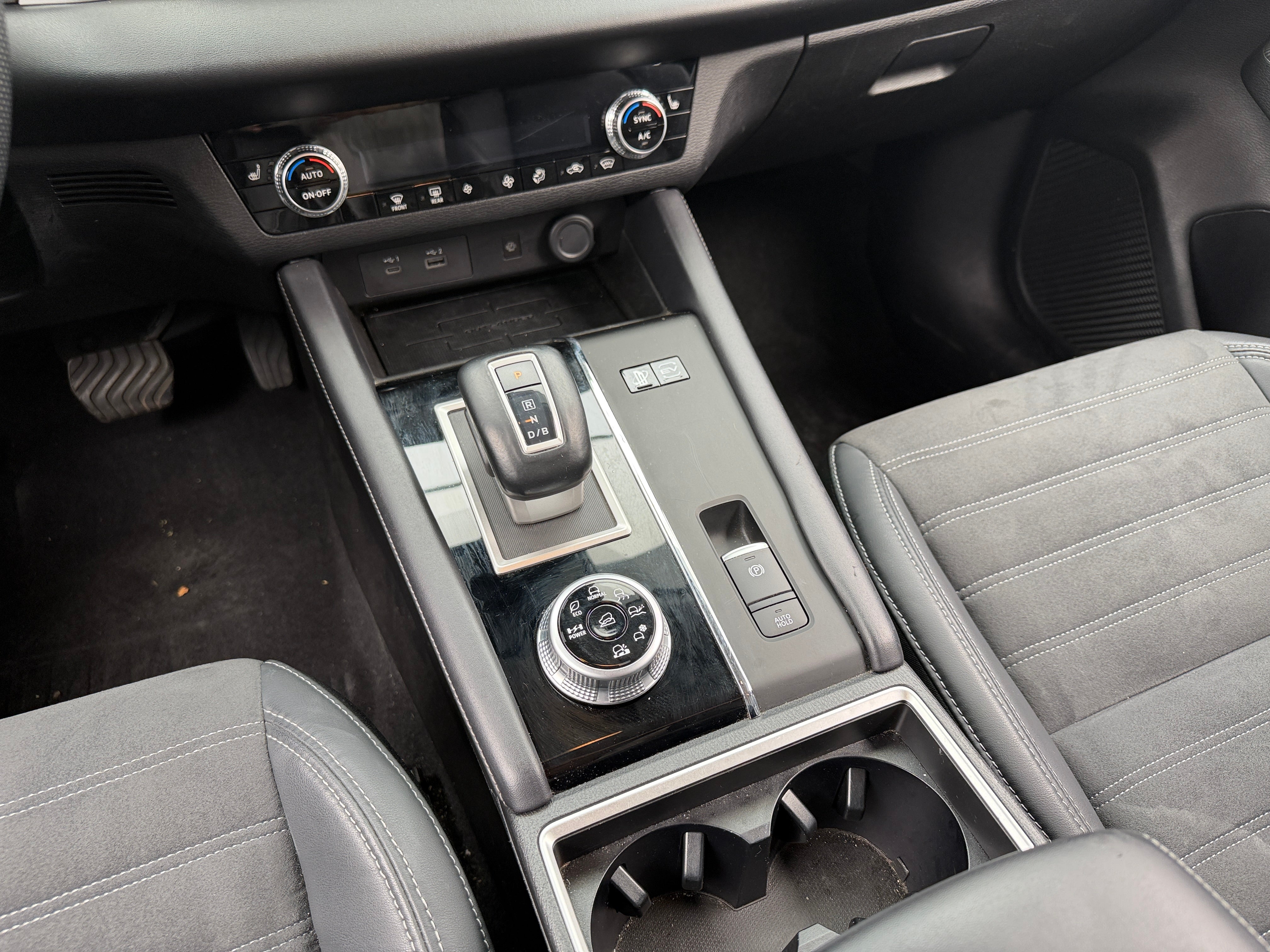 2023 Mitsubishi Outlander Plug-In Hybrid