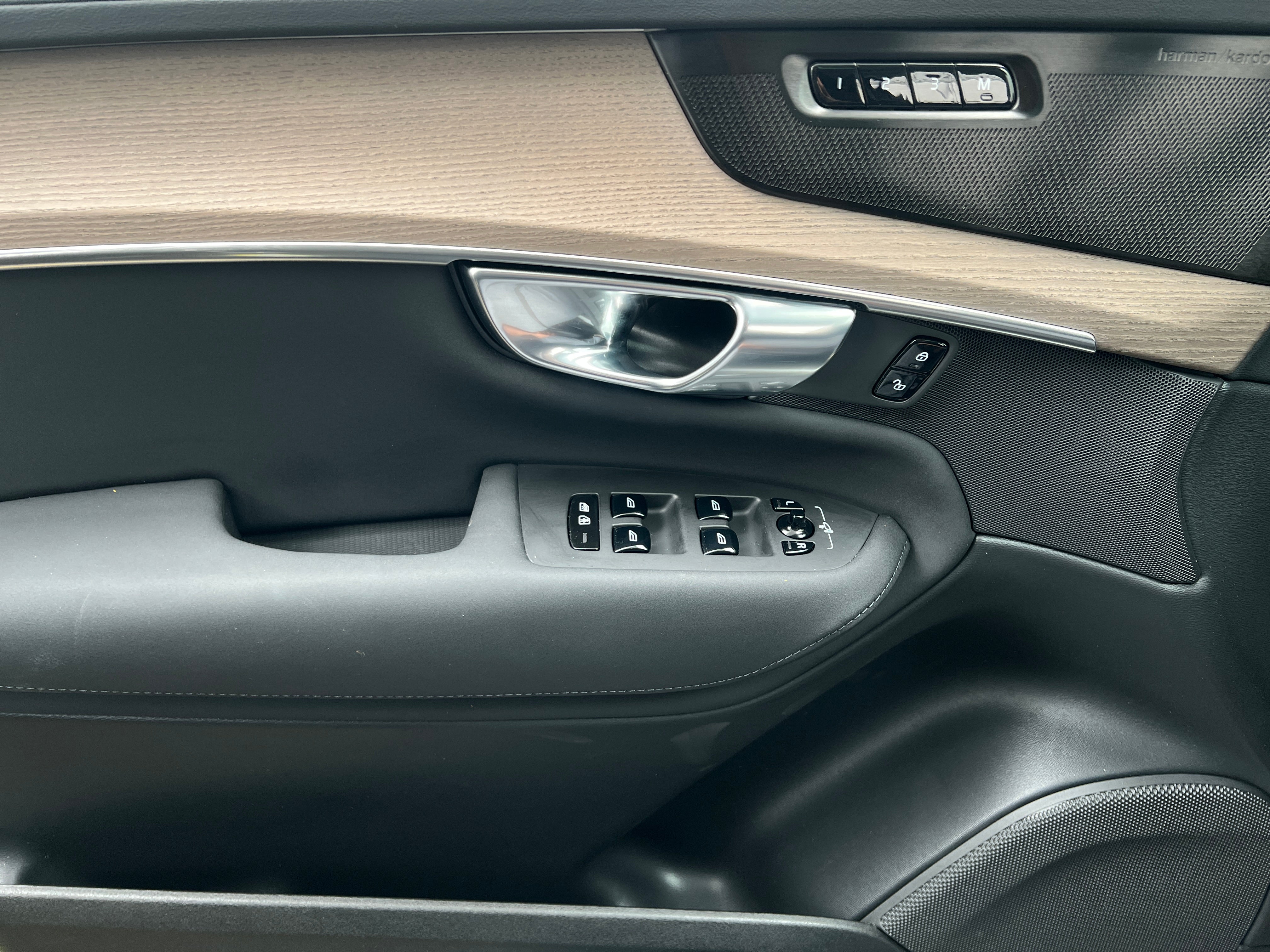 2026 Volvo XC90 Plus