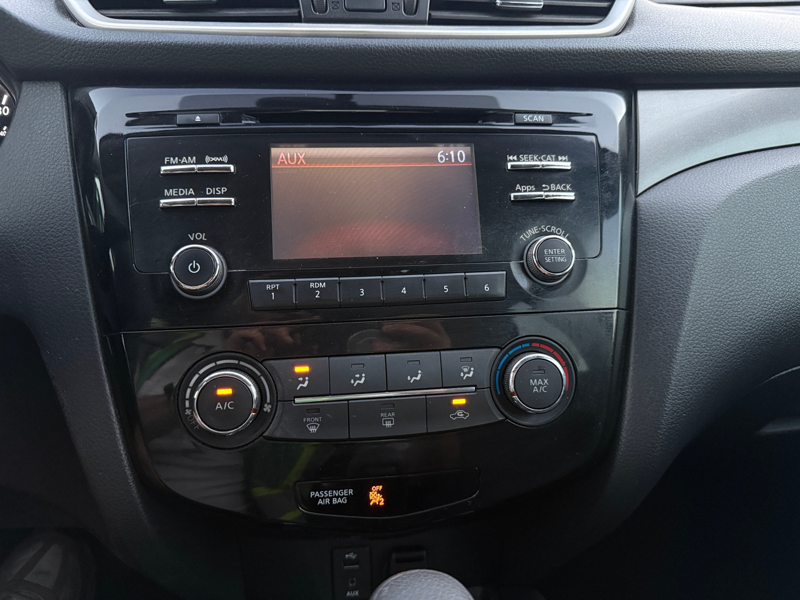 Thumbnail: 2016 Nissan Rogue - 4