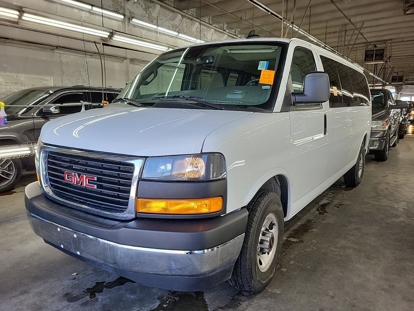 2025 GMC Savana Passenger LT