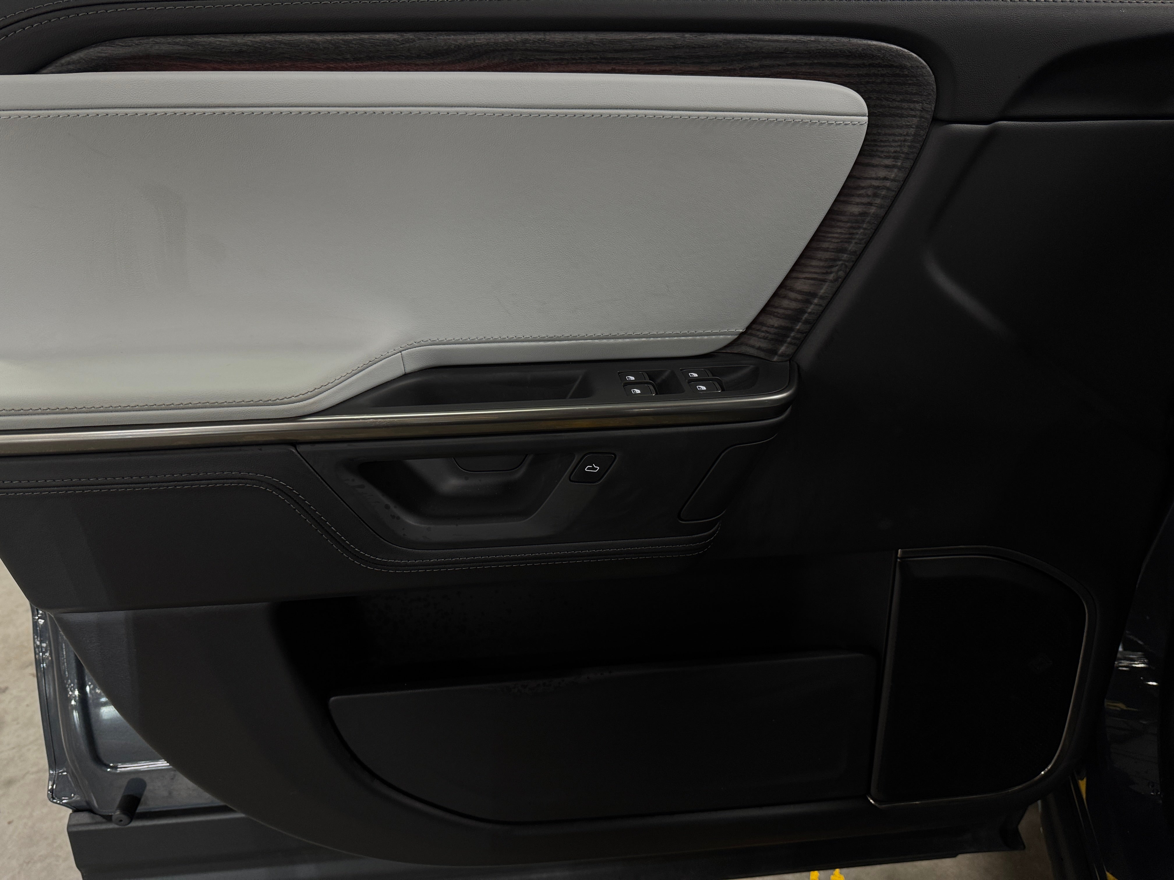 Used 2026 Rivian R1S Base with VIN 7PDSGFBA9TN086406 for sale in Oak Creek, WI