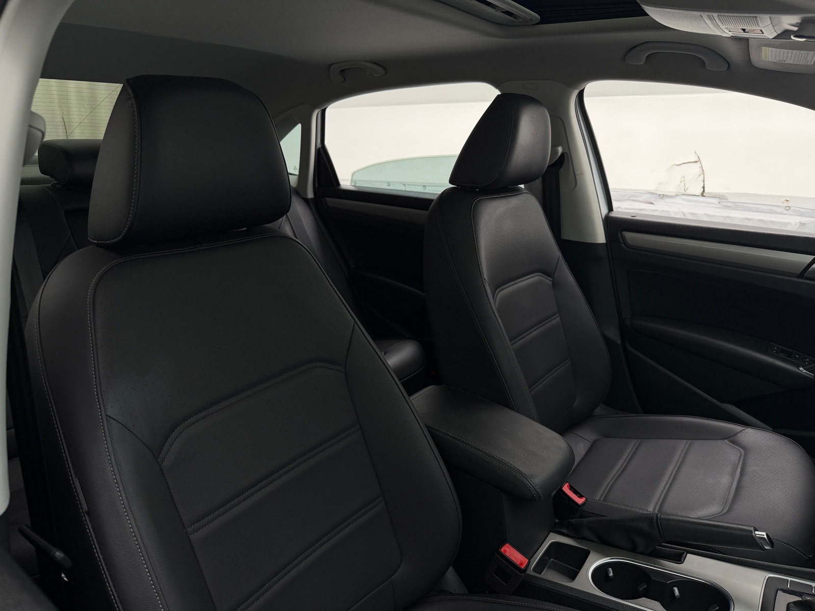 Thumbnail: 2021 Volkswagen Passat - 2