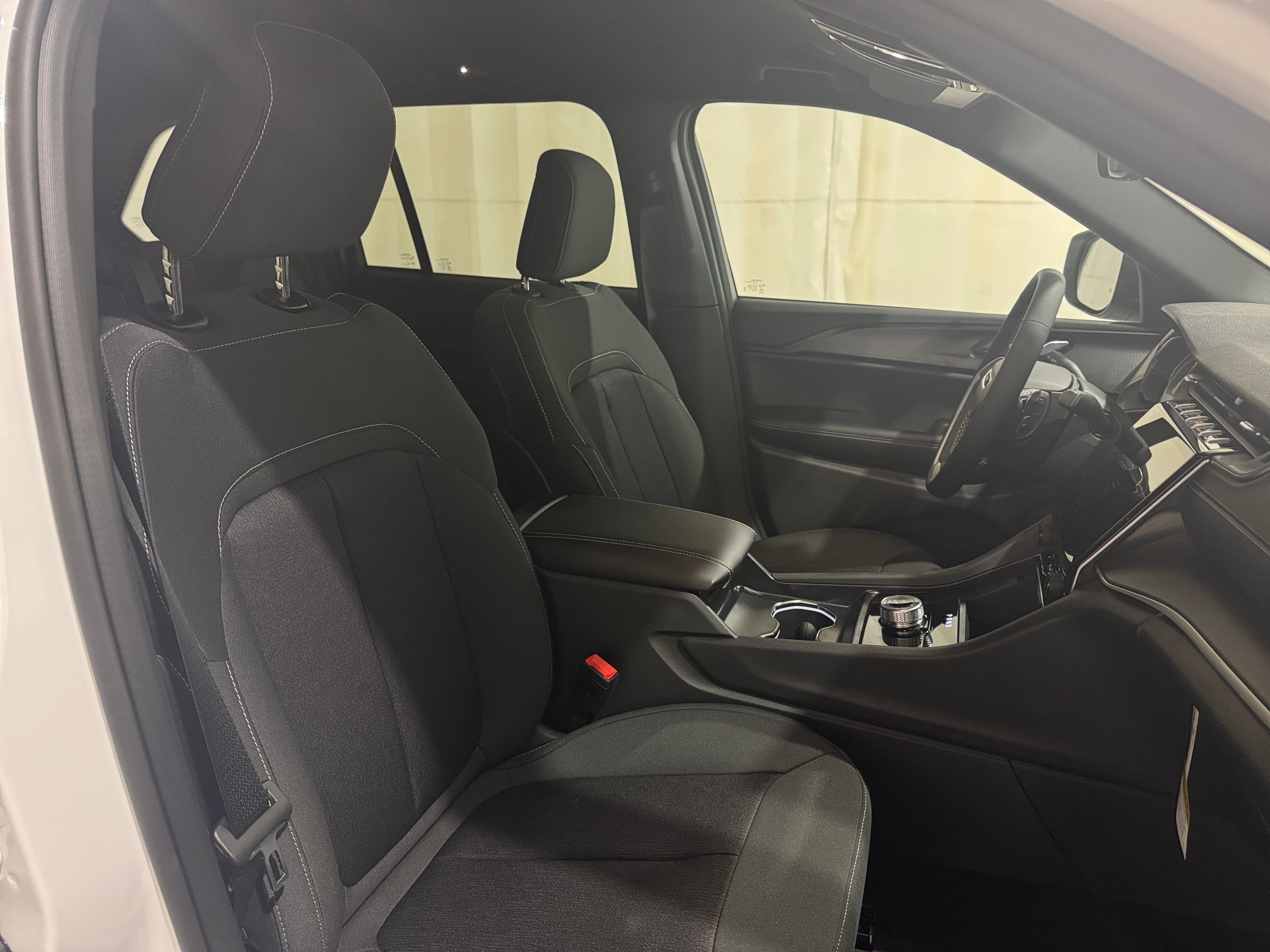 2027 Jeep Grand Cherokee