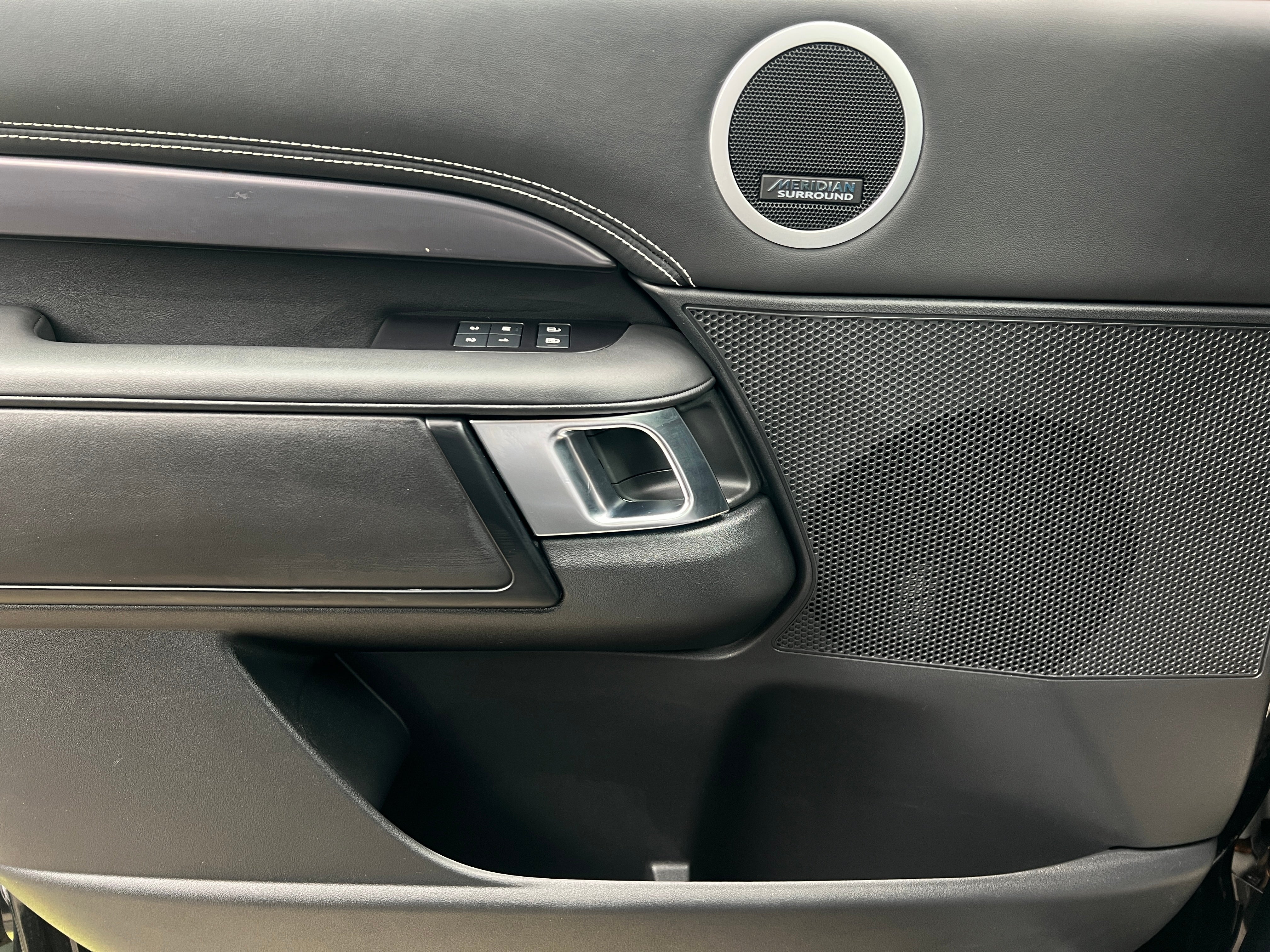2025 Land Rover Discovery