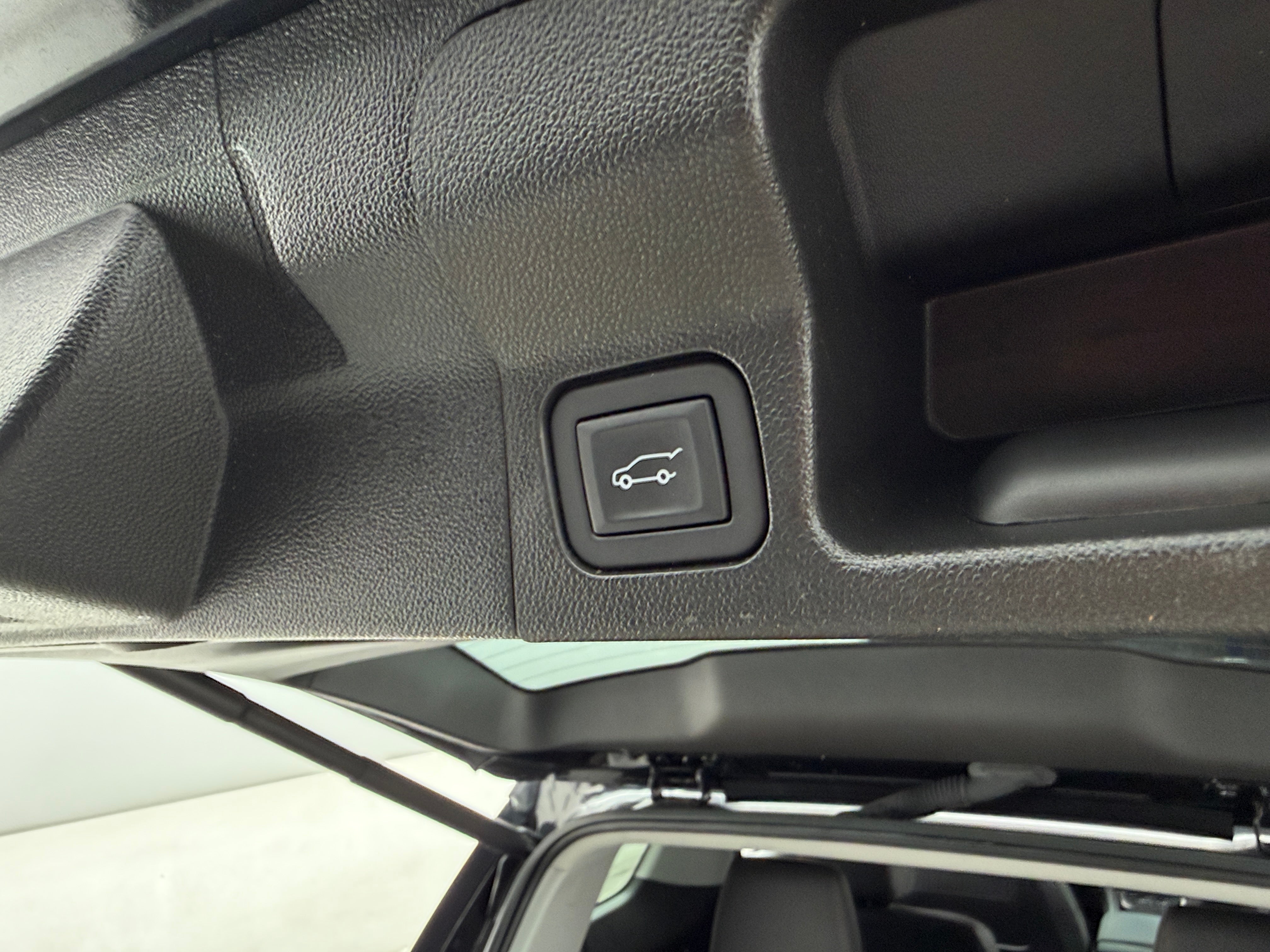 2023 GMC Acadia AT4 - Photo 8