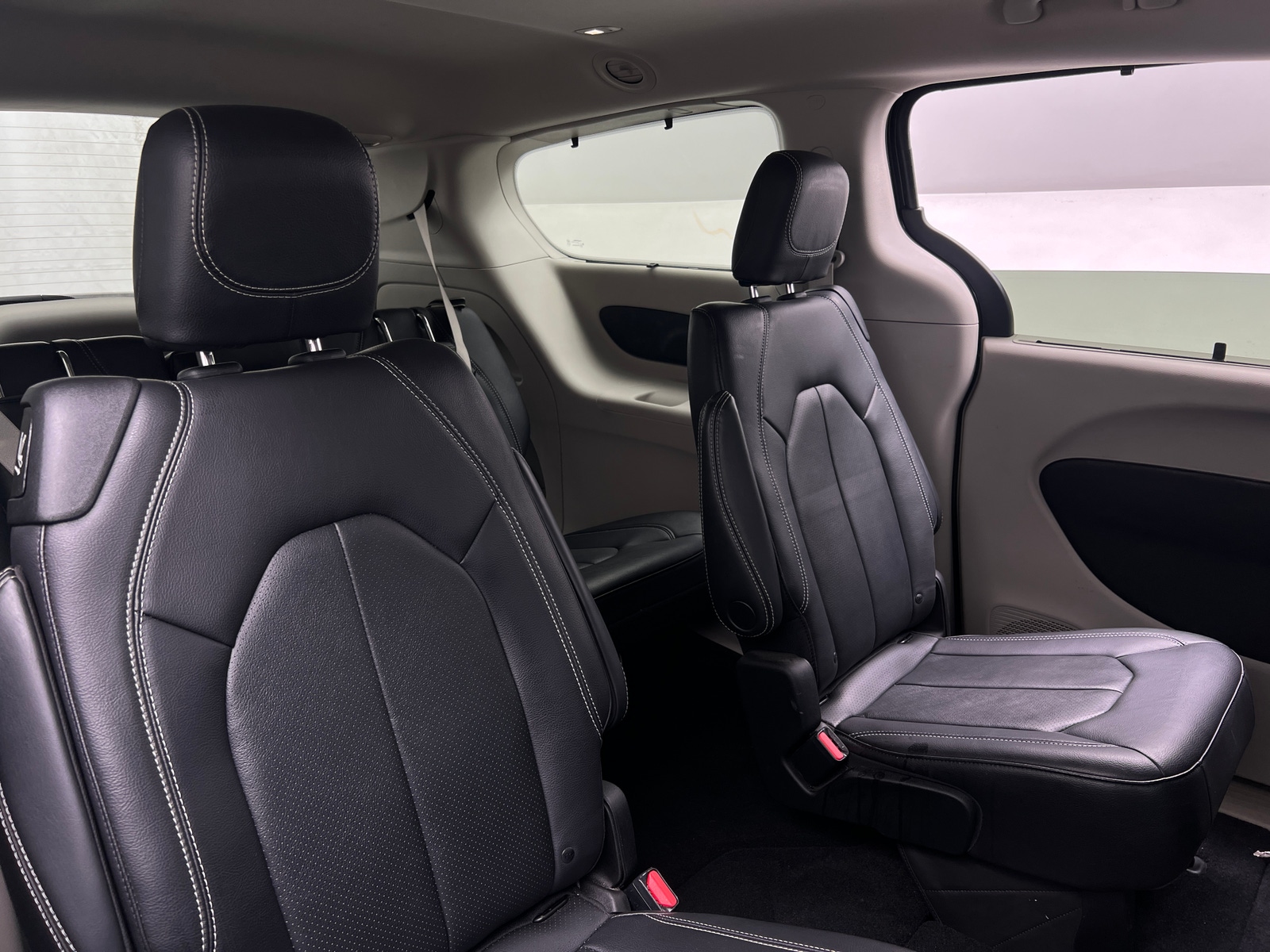 Thumbnail: 2022 Chrysler Pacifica - 5