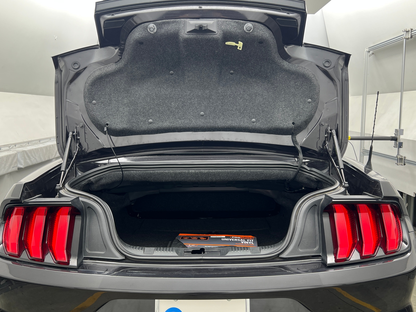 Thumbnail: 2022 Ford Mustang - 7