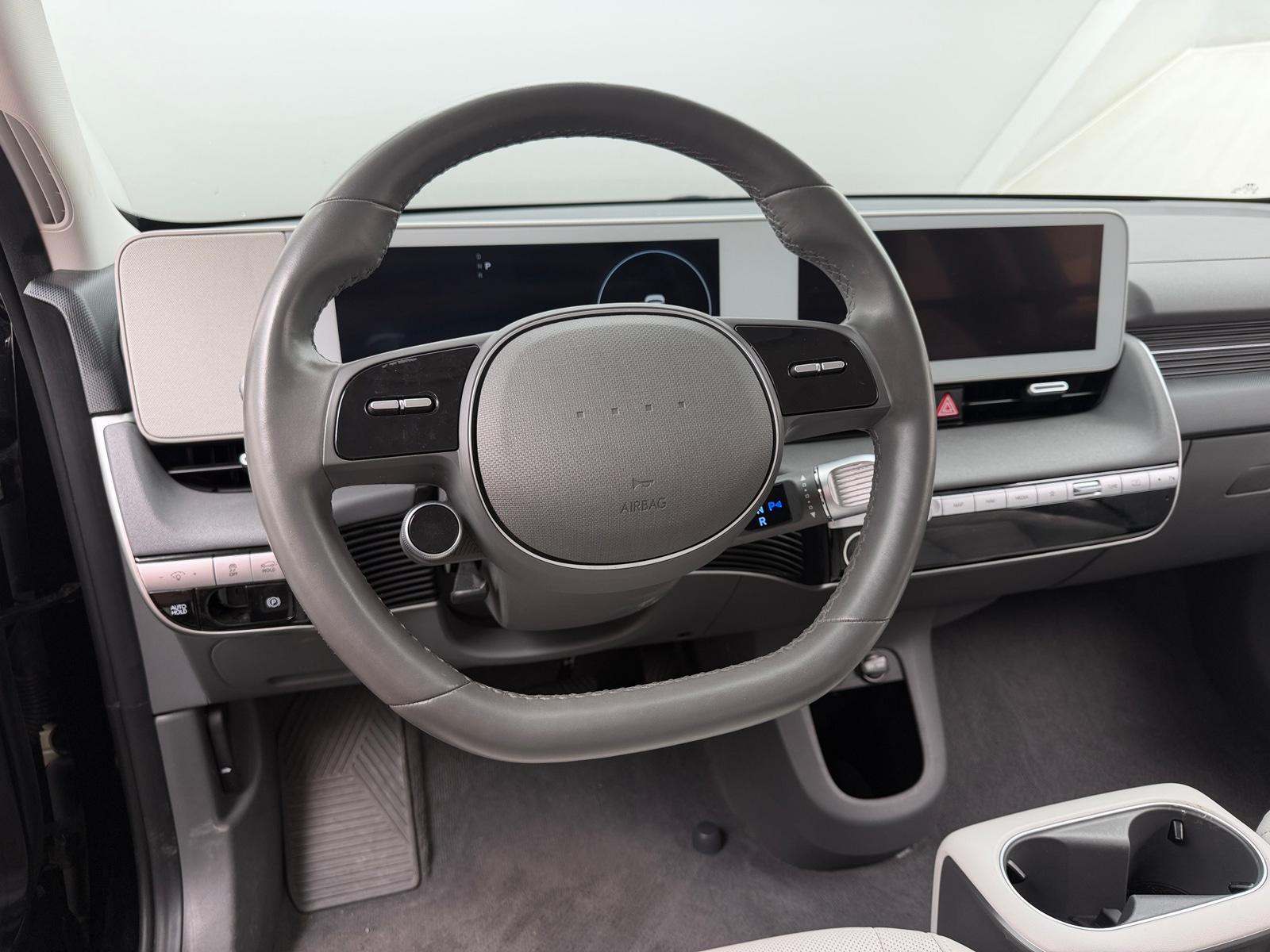 Thumbnail: 2023 Hyundai Ioniq 5 - 4
