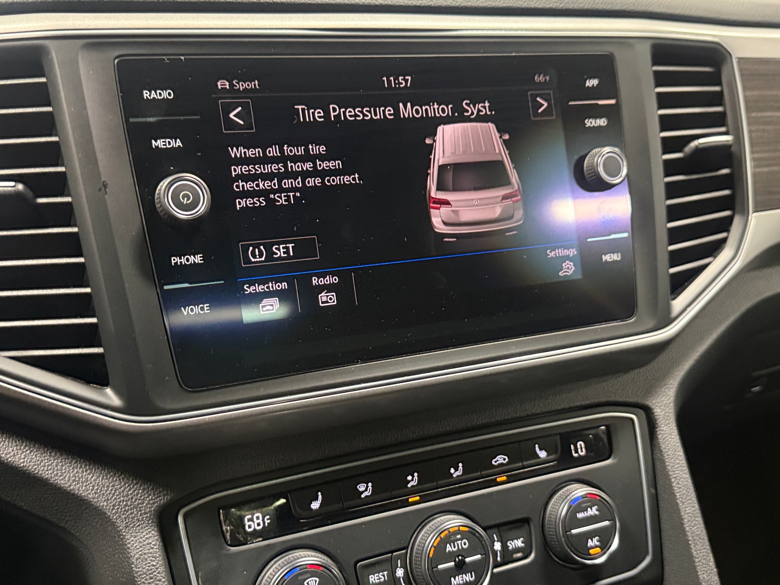 Thumbnail: 2019 Volkswagen Atlas - 4