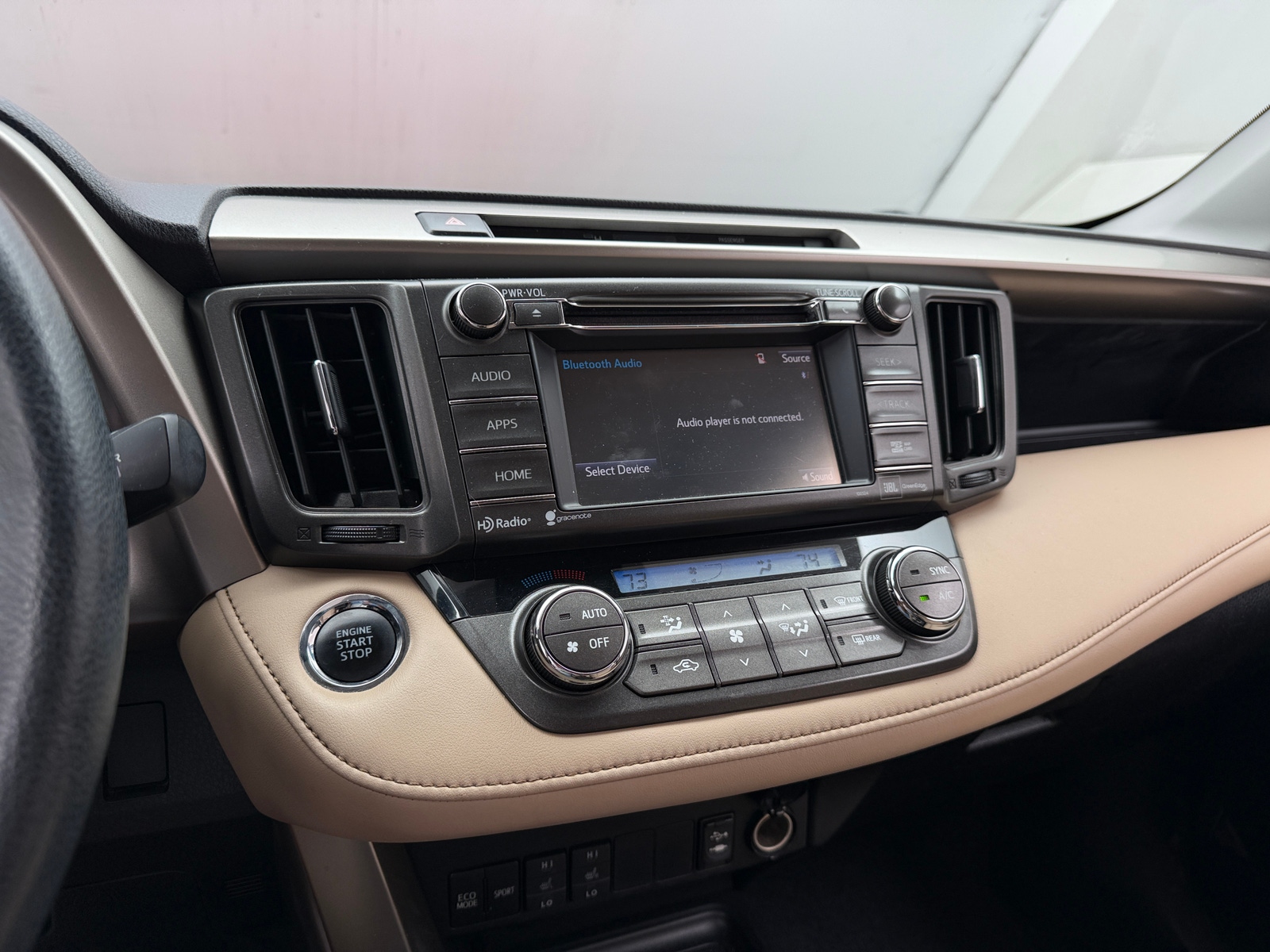 Thumbnail: 2015 Toyota RAV4 - 4
