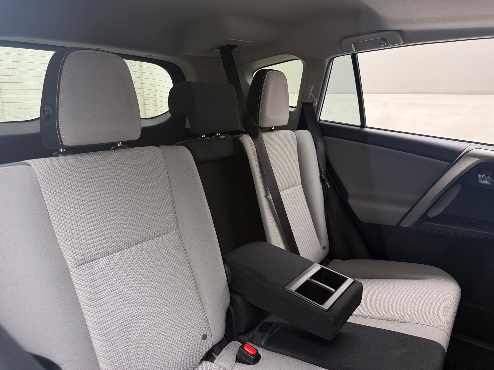 Thumbnail: 2018 Toyota RAV4 - 6