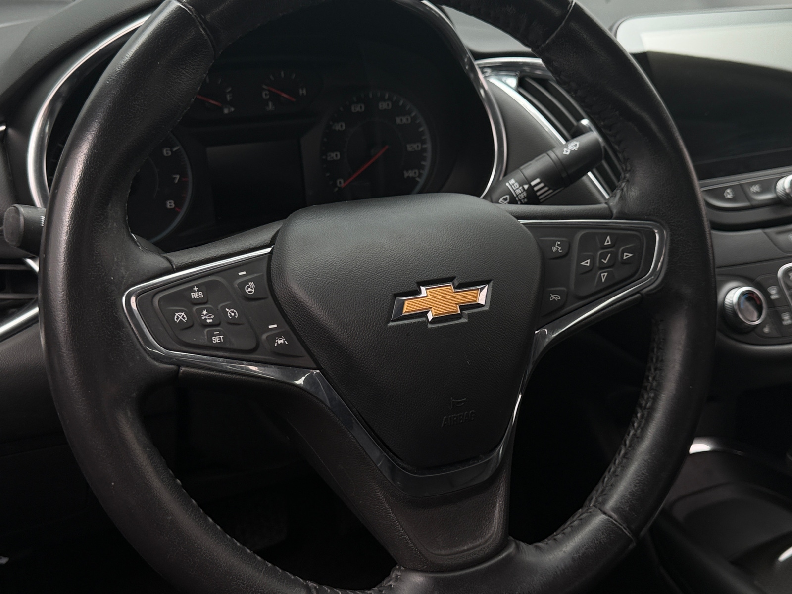 Thumbnail: 2020 Chevrolet Malibu - 4