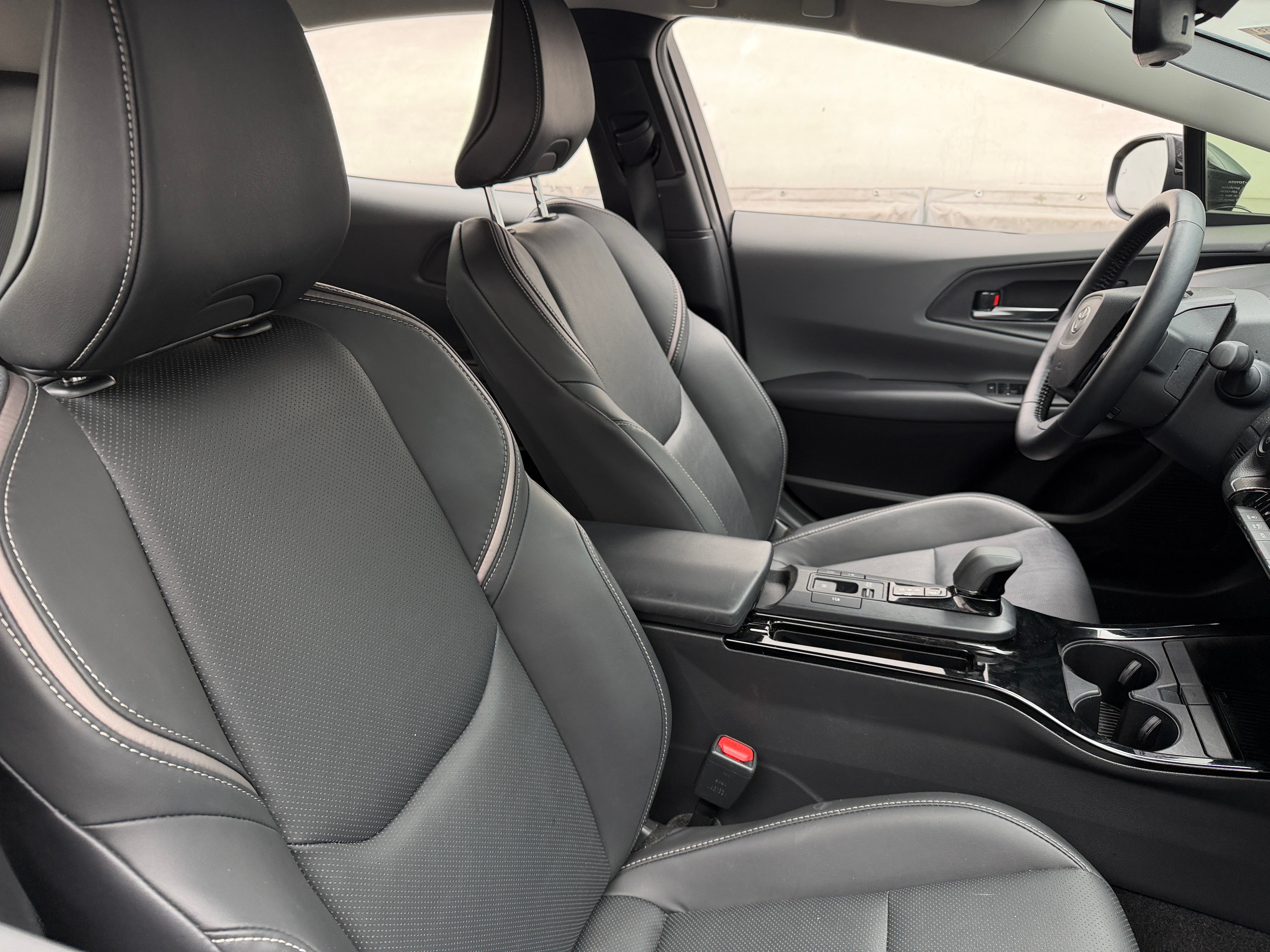 2025 Toyota Prius XLE