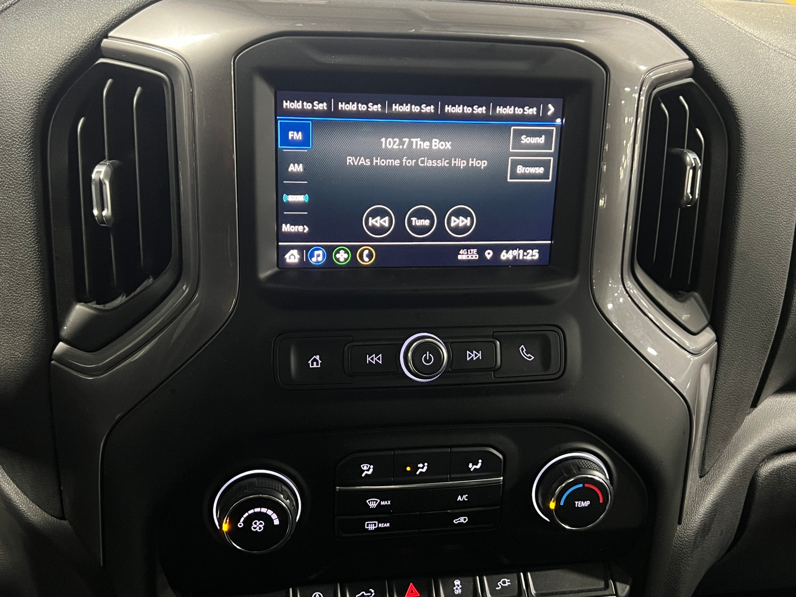 Thumbnail: 2021 Chevrolet Silverado 1500 - 4