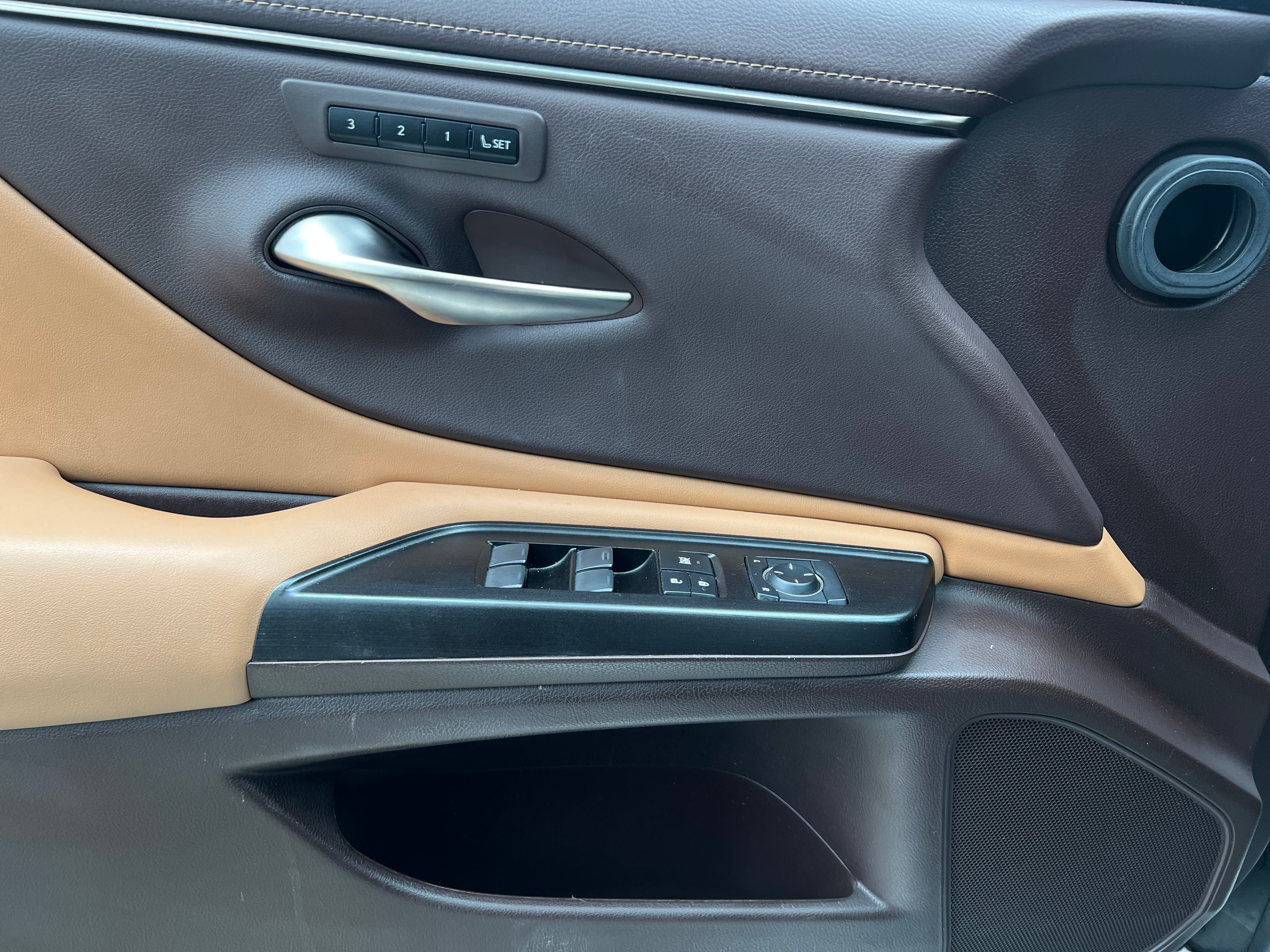2019 Lexus ES
