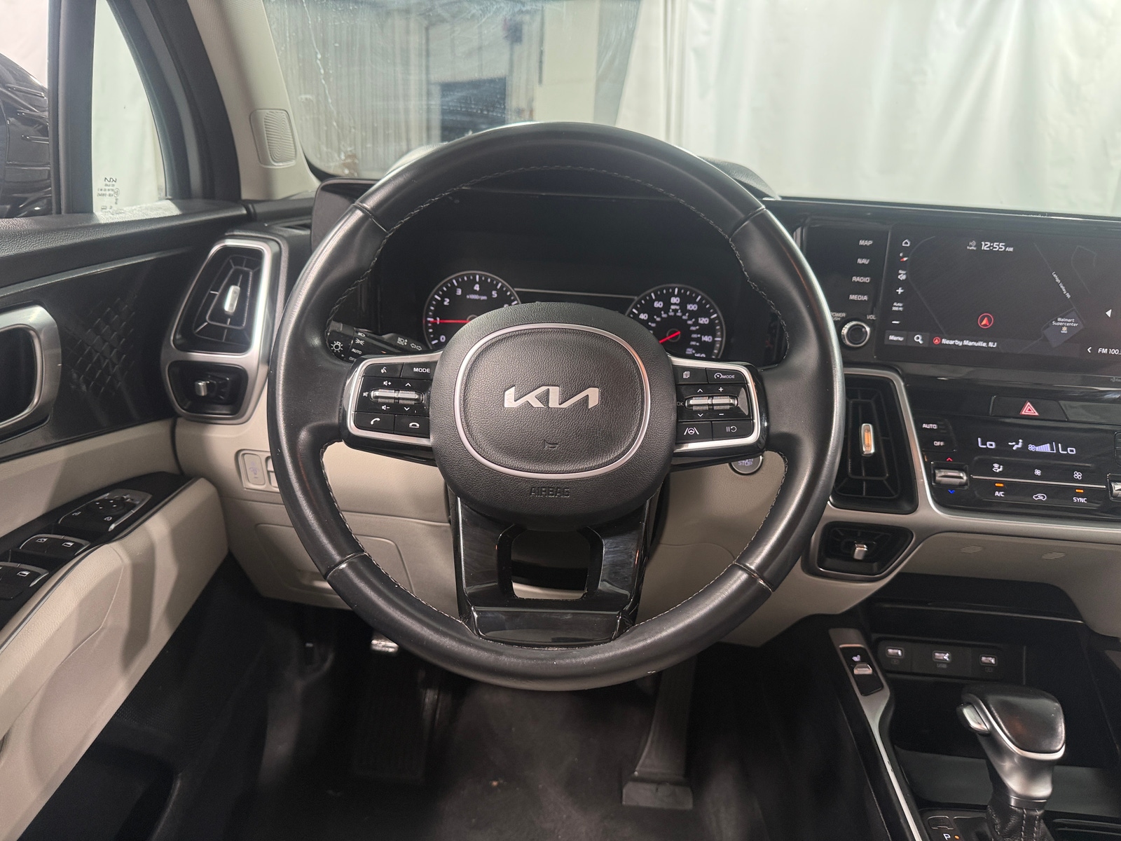 Thumbnail: 2022 Kia Sorento - 4