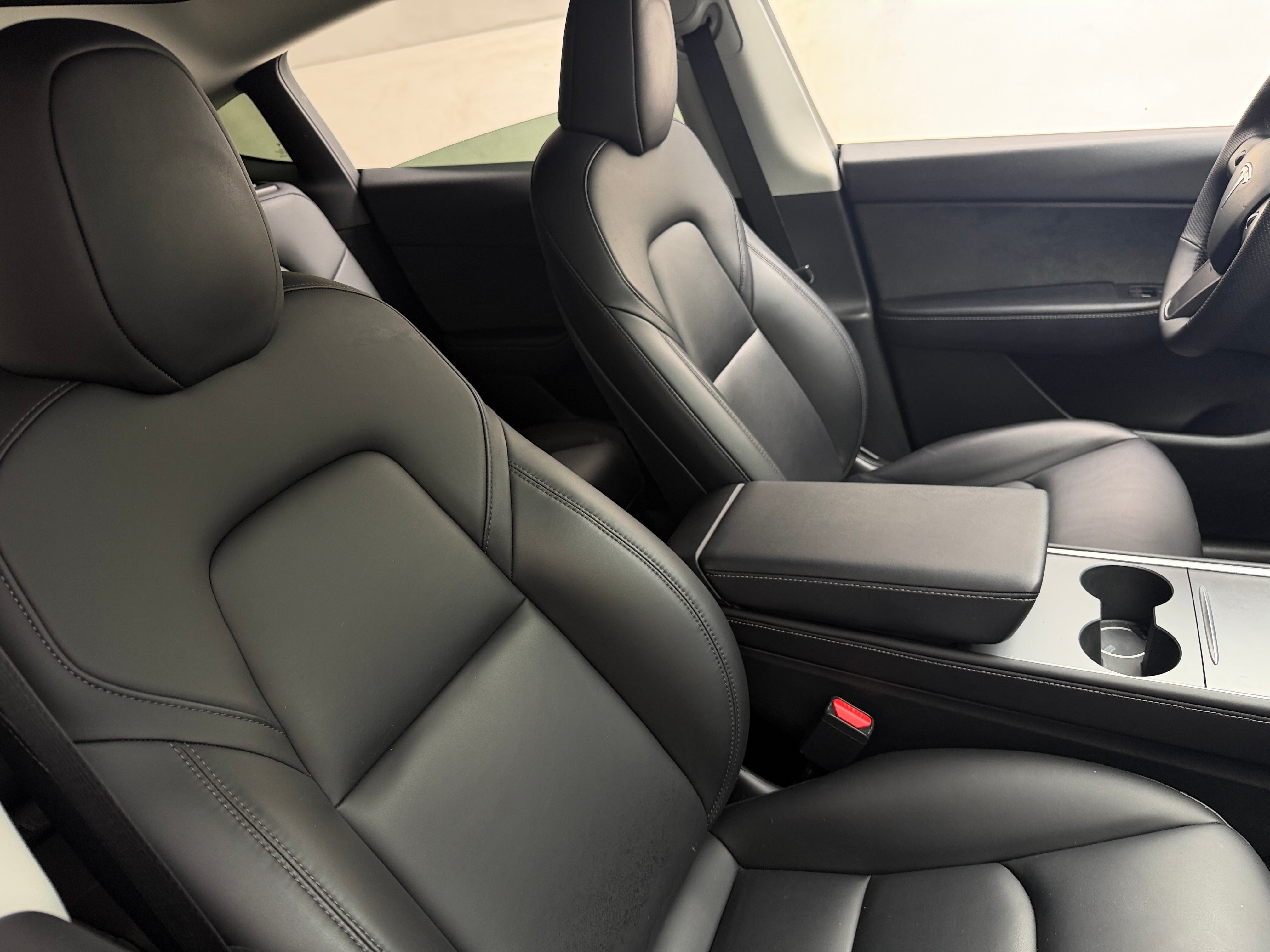 Used 2022 Tesla Model Y Long Range with VIN 7SAYGDEE1NA007686 for sale in Auburn, WA
