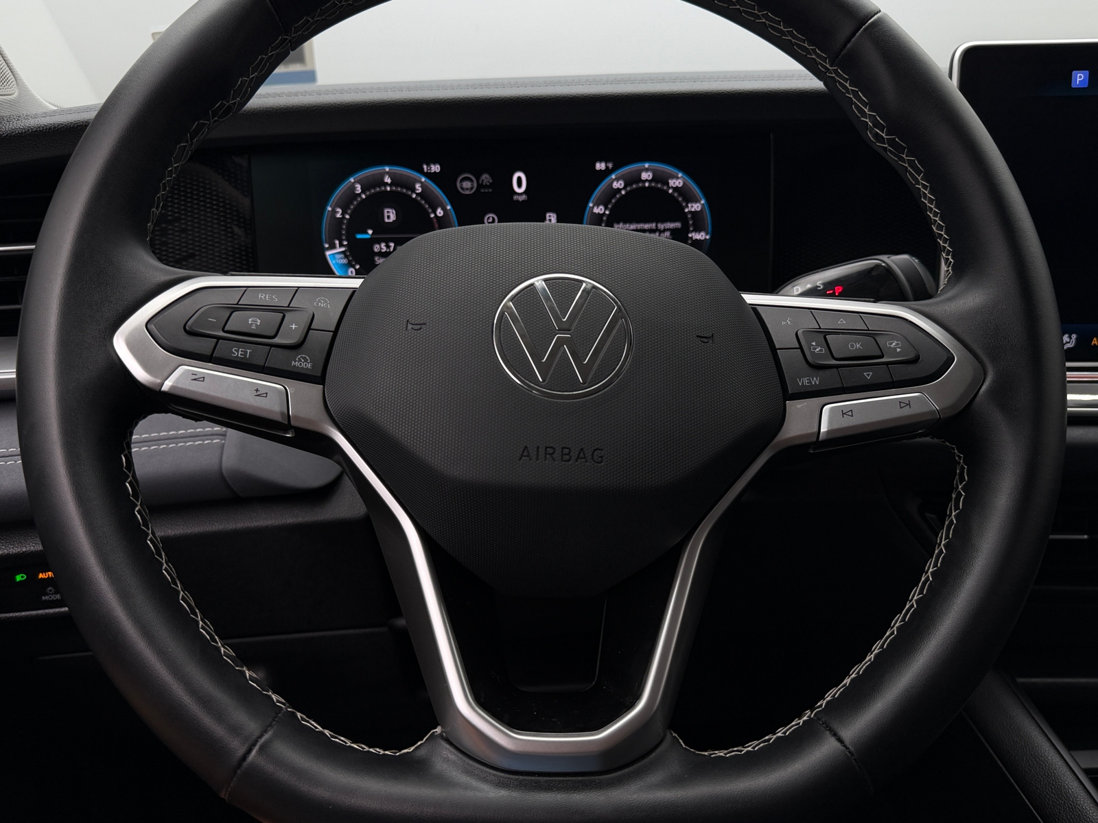 Thumbnail: 2026 Volkswagen Tiguan - 4