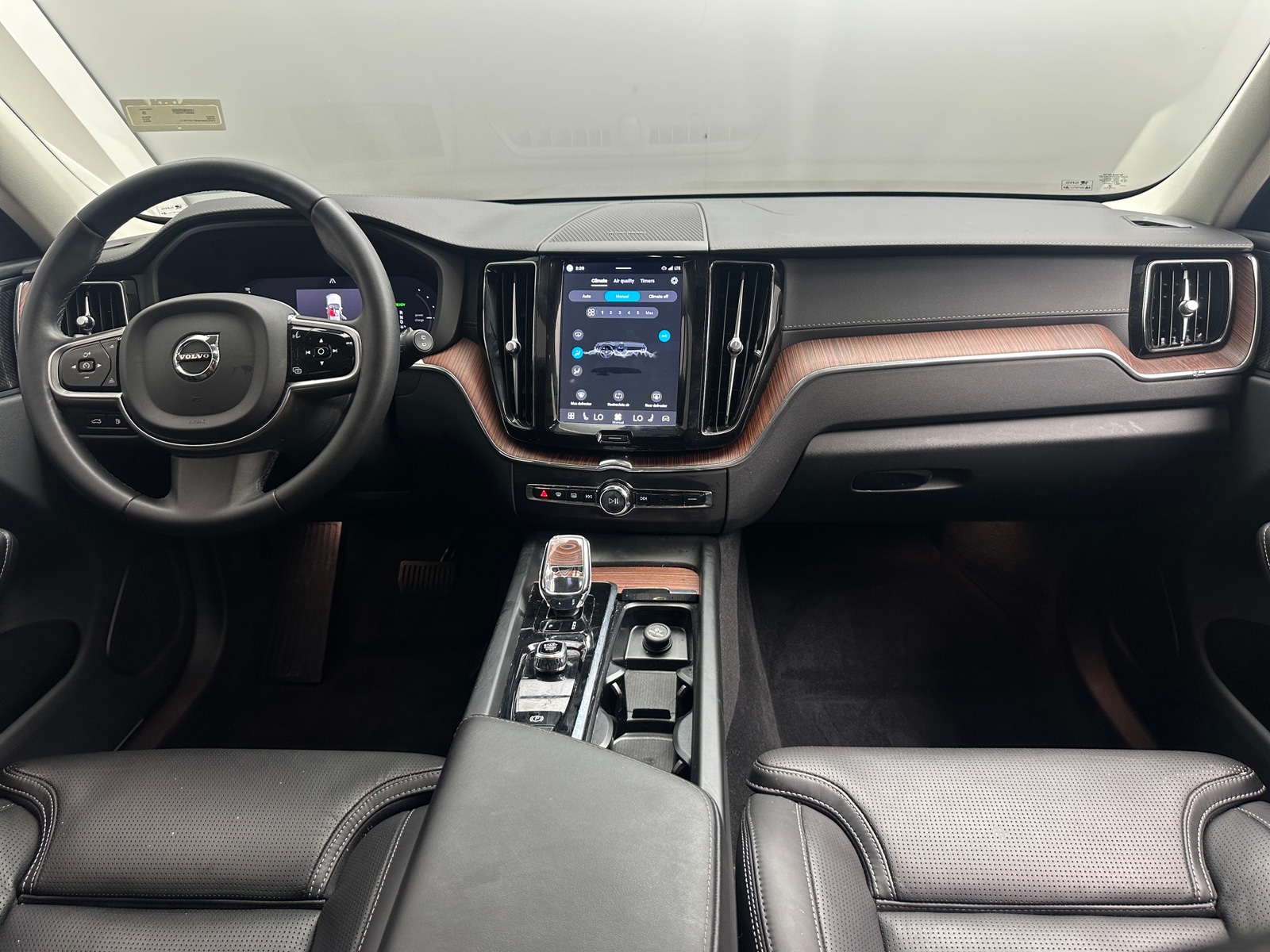 Thumbnail: 2023 Volvo XC60 - 2