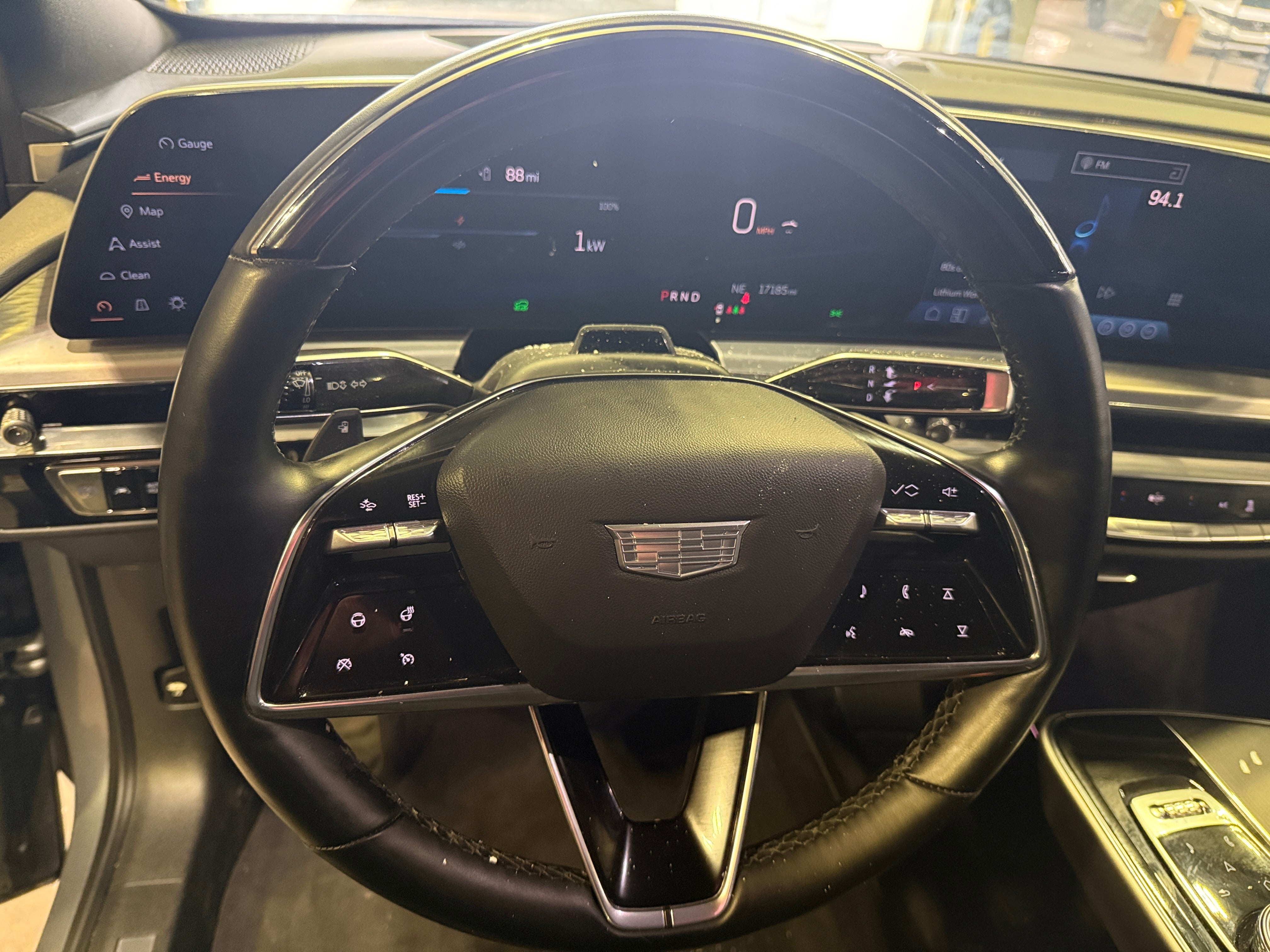 2024 Cadillac LYRIQ Luxury 2