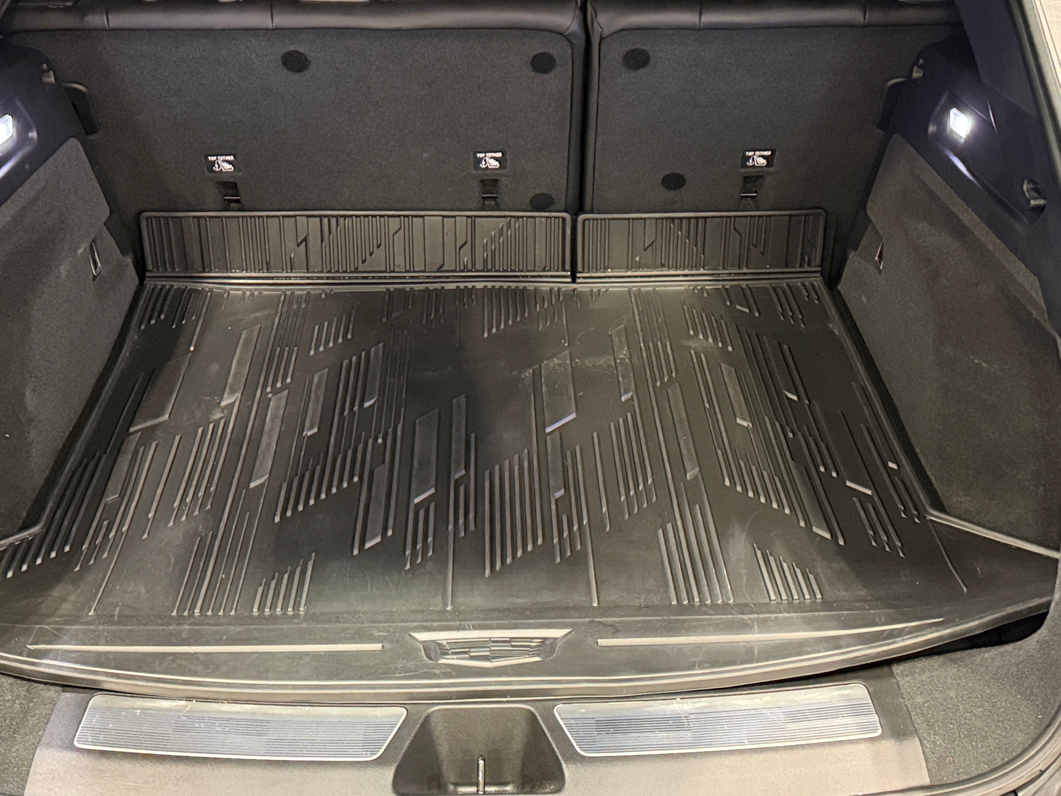 Used 2024 Cadillac LYRIQ Luxury 2 with VIN 1GYKPRRLXRZ122714 for sale in Auburn, WA