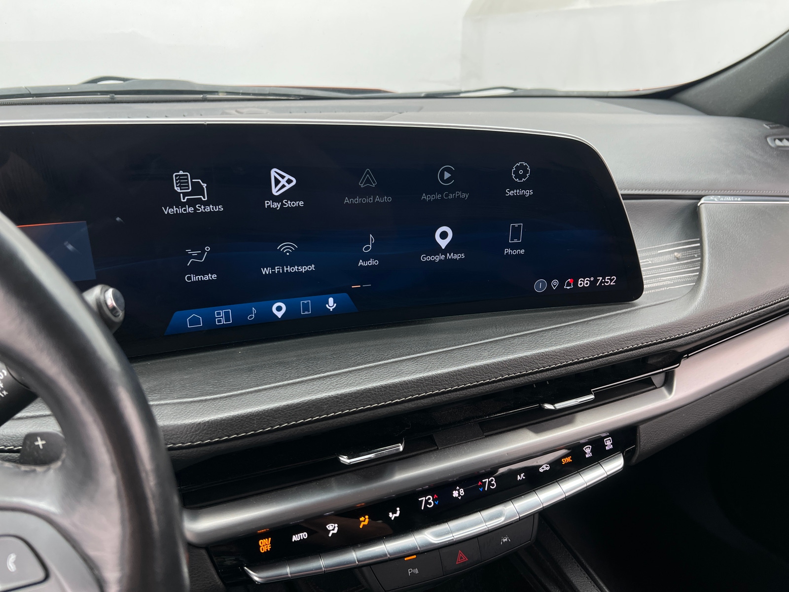Thumbnail: 2024 Cadillac XT4 - 3