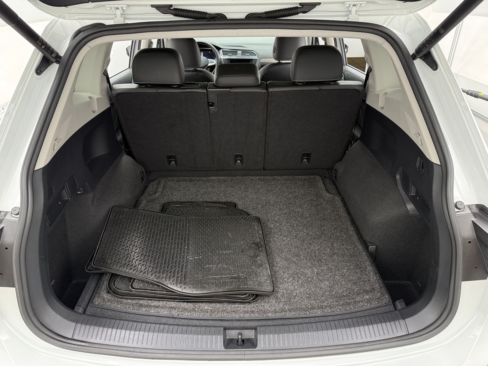 Thumbnail: 2024 Volkswagen Tiguan - 7