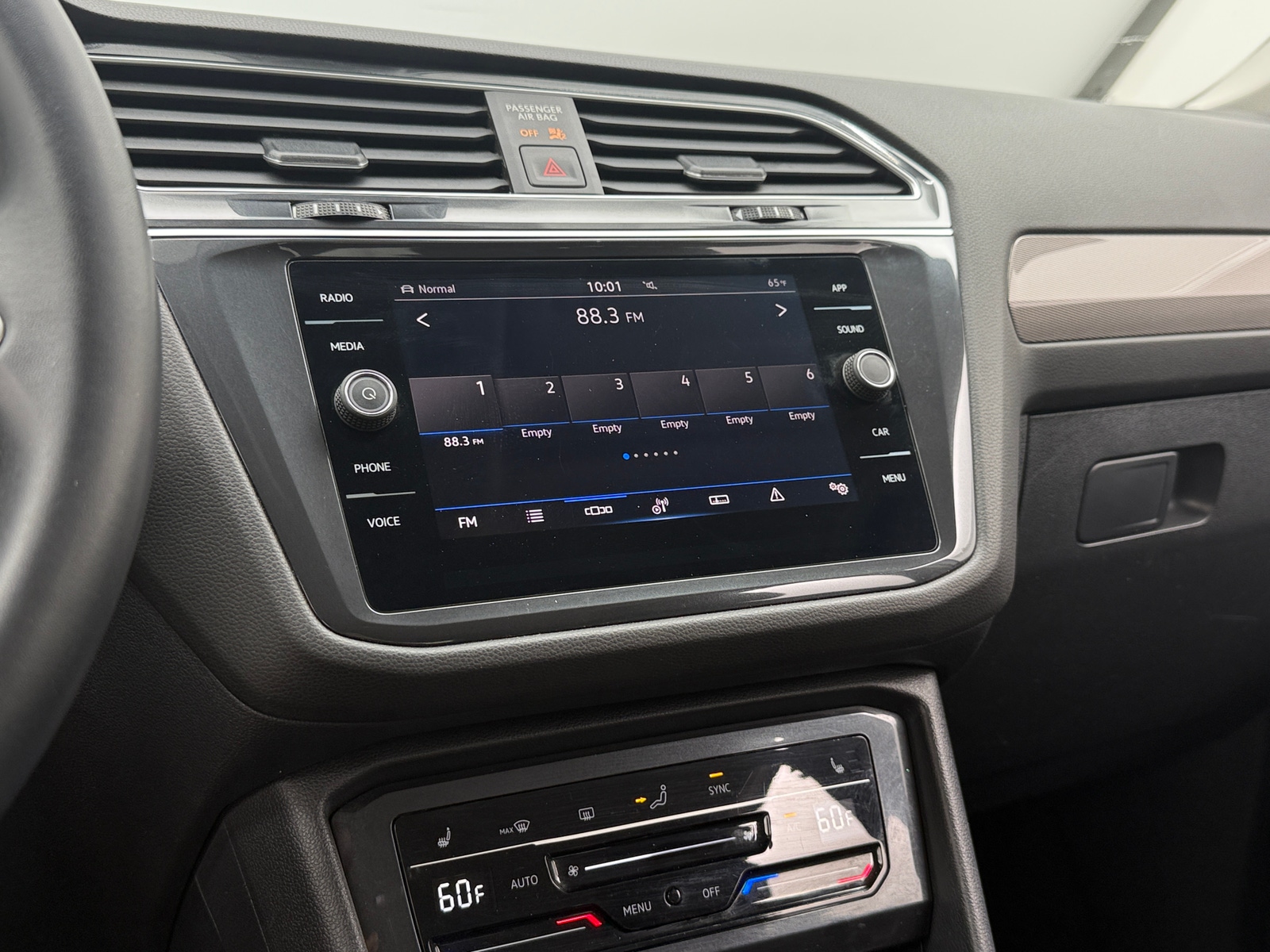 Thumbnail: 2024 Volkswagen Tiguan - 4