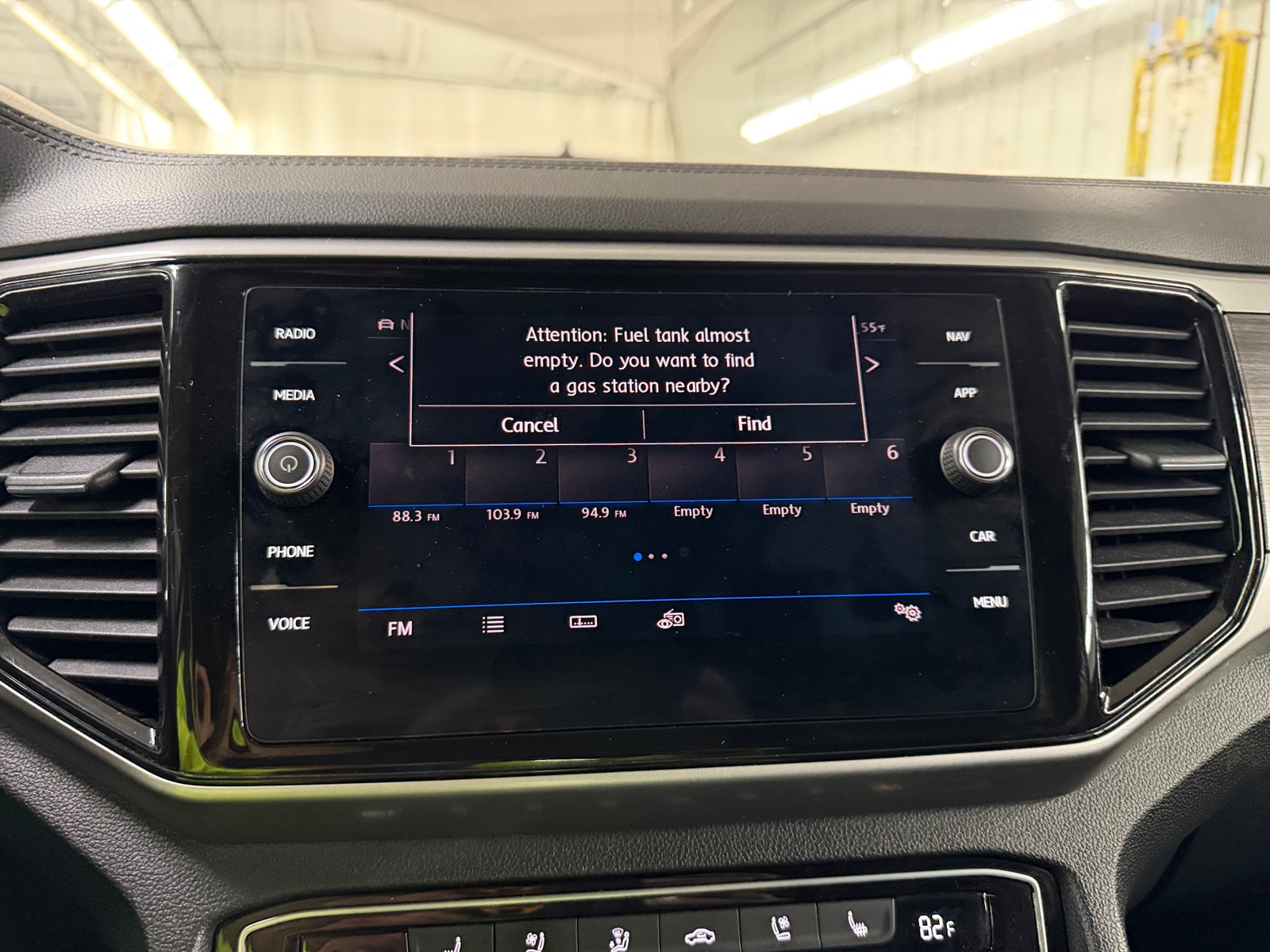 Thumbnail: 2021 Volkswagen Atlas - 3