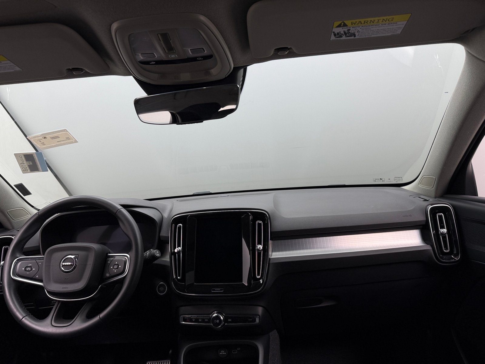 Thumbnail: 2025 Volvo XC40 - 2