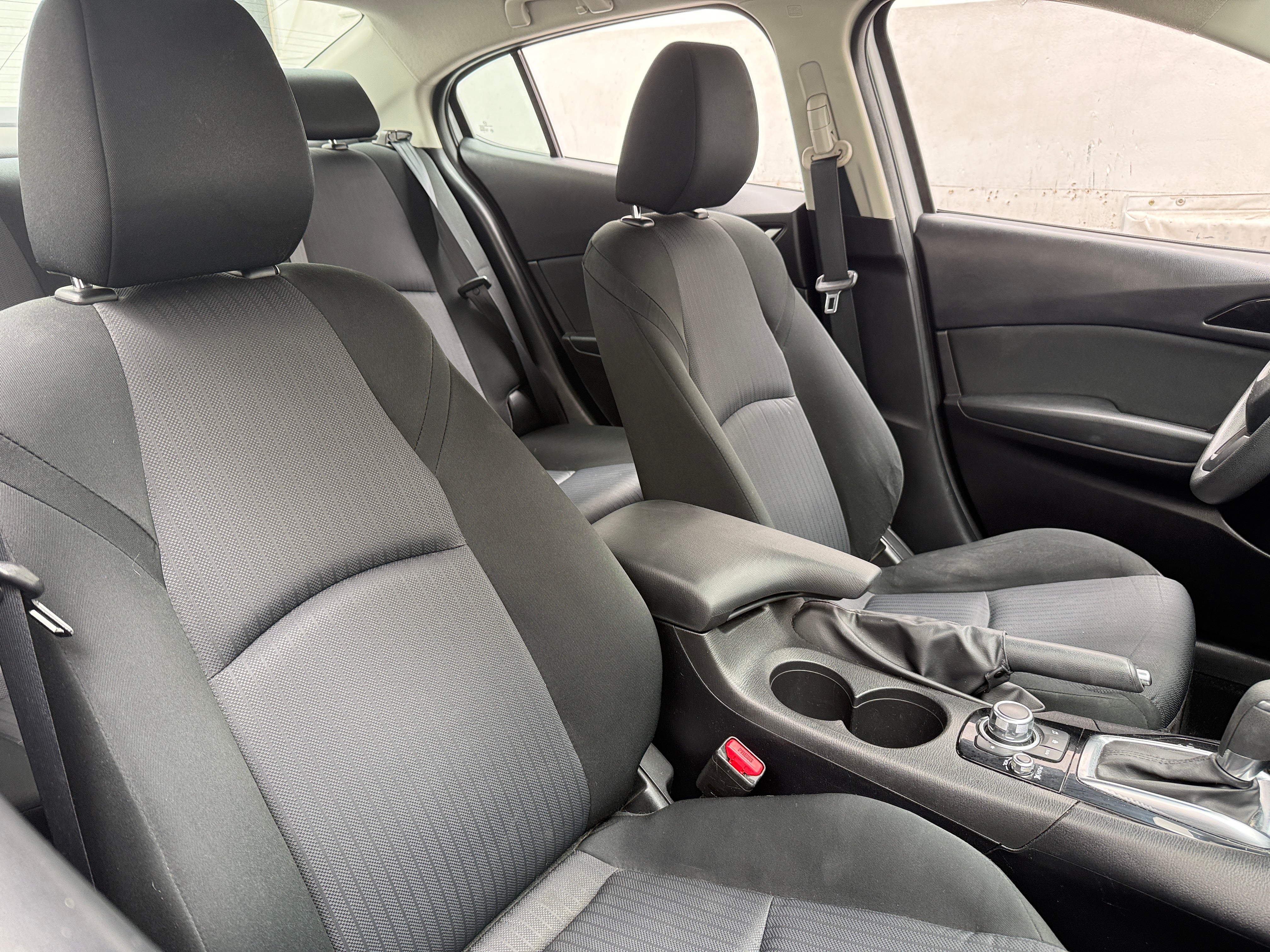 2015 Mazda MAZDA3 i Sport