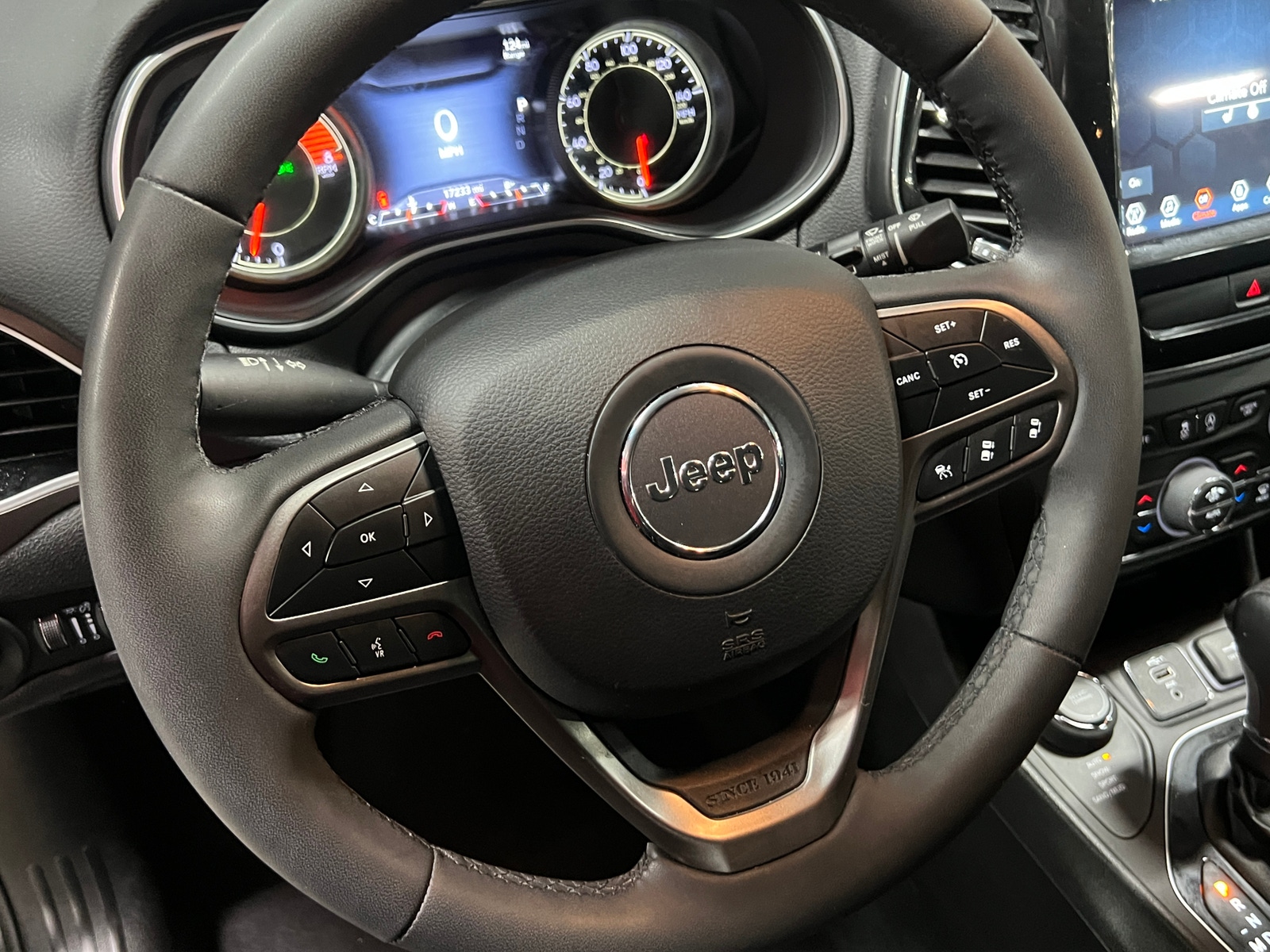 Thumbnail: 2022 Jeep Cherokee - 4