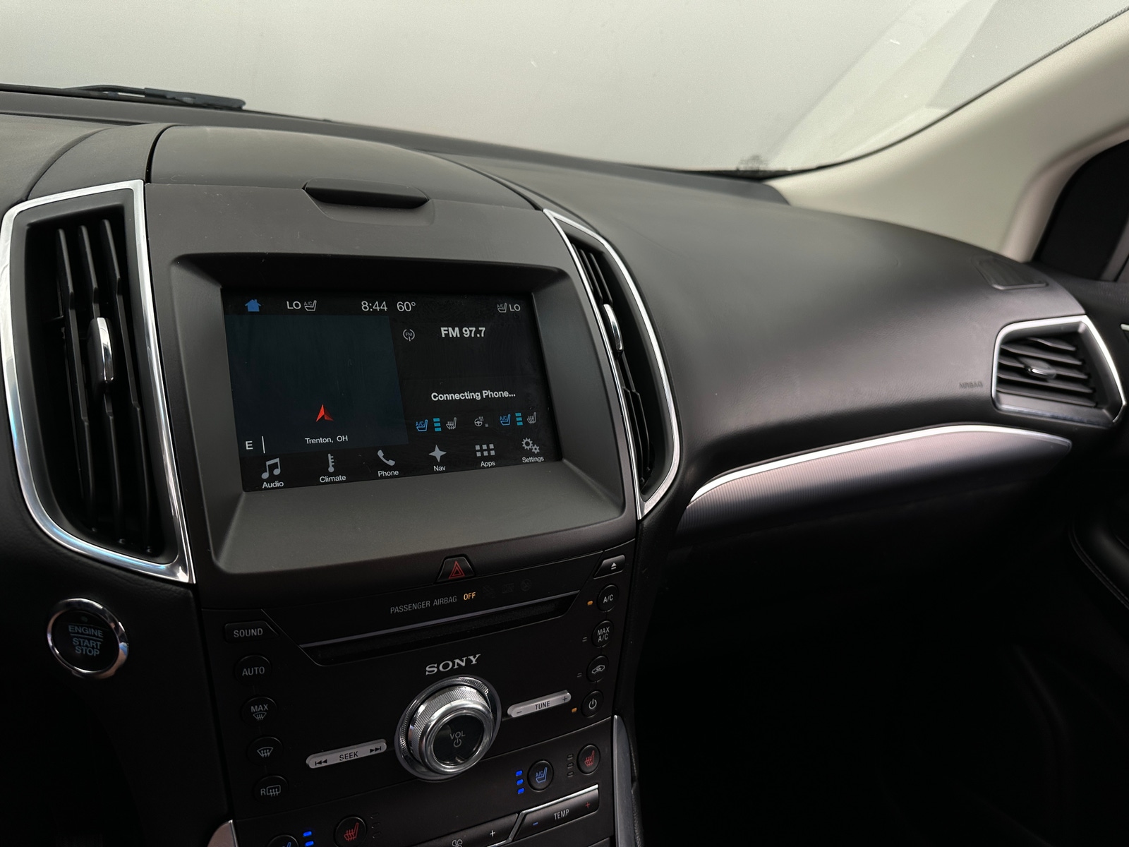 Thumbnail: 2017 Ford Edge - 3