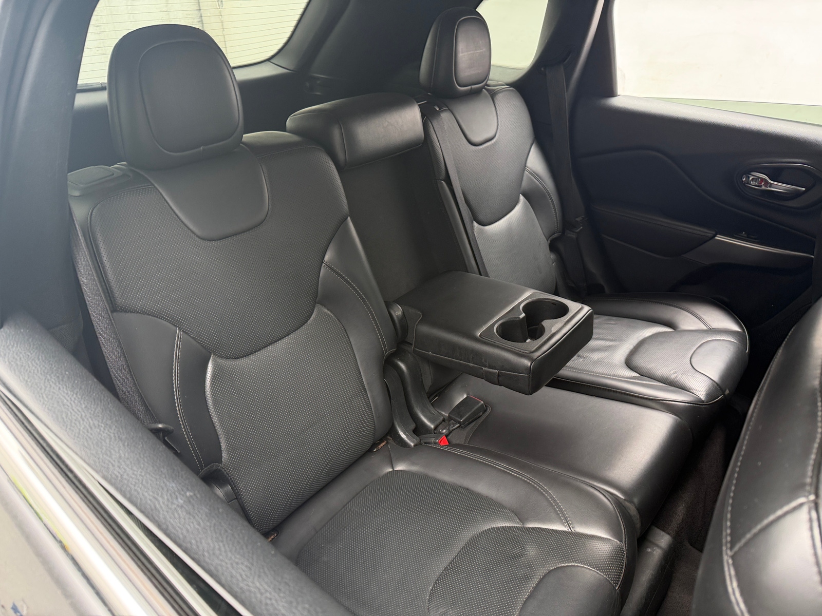 Thumbnail: 2019 Jeep Cherokee - 5