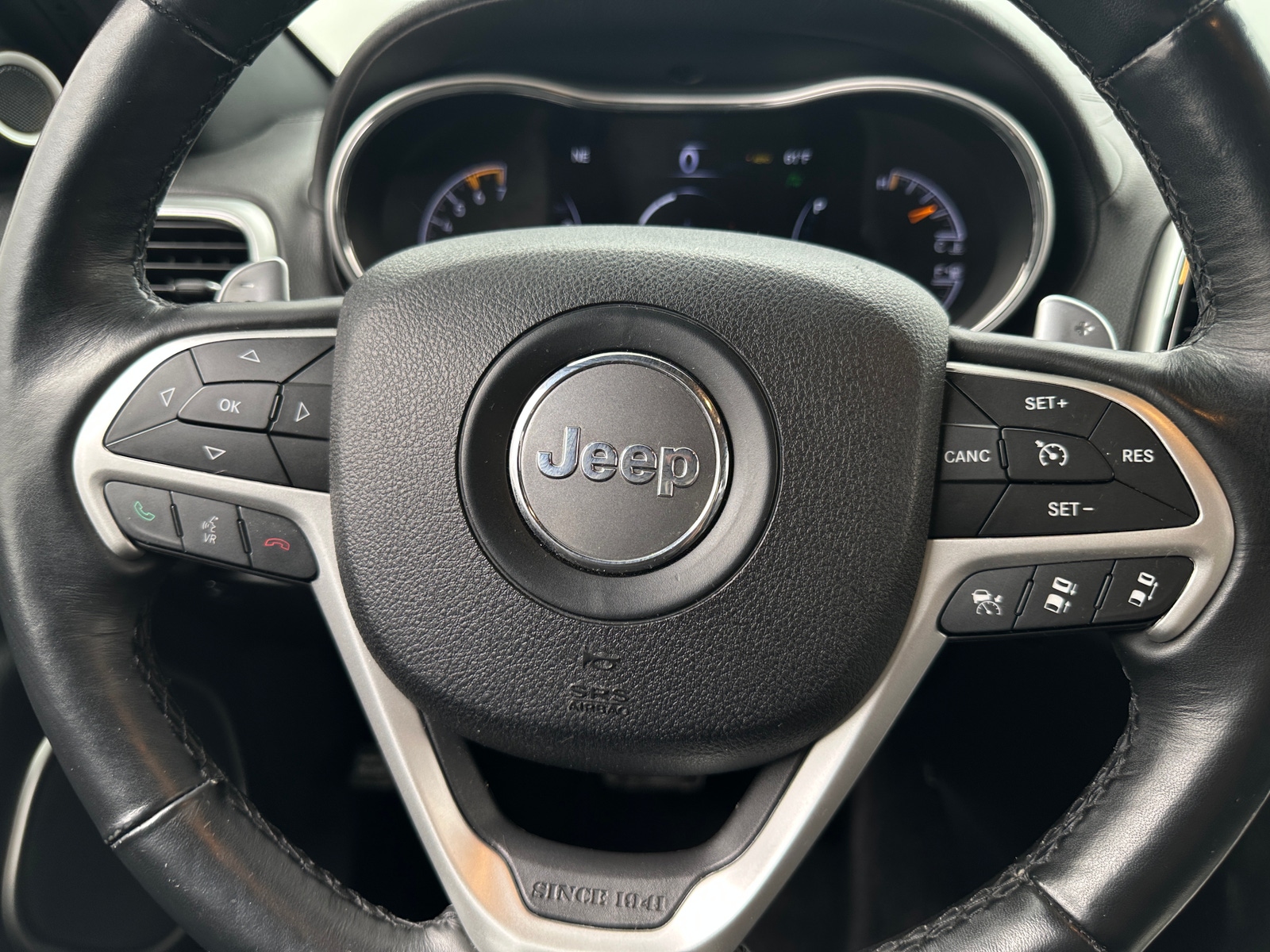 Thumbnail: 2016 Jeep Grand Cherokee - 4