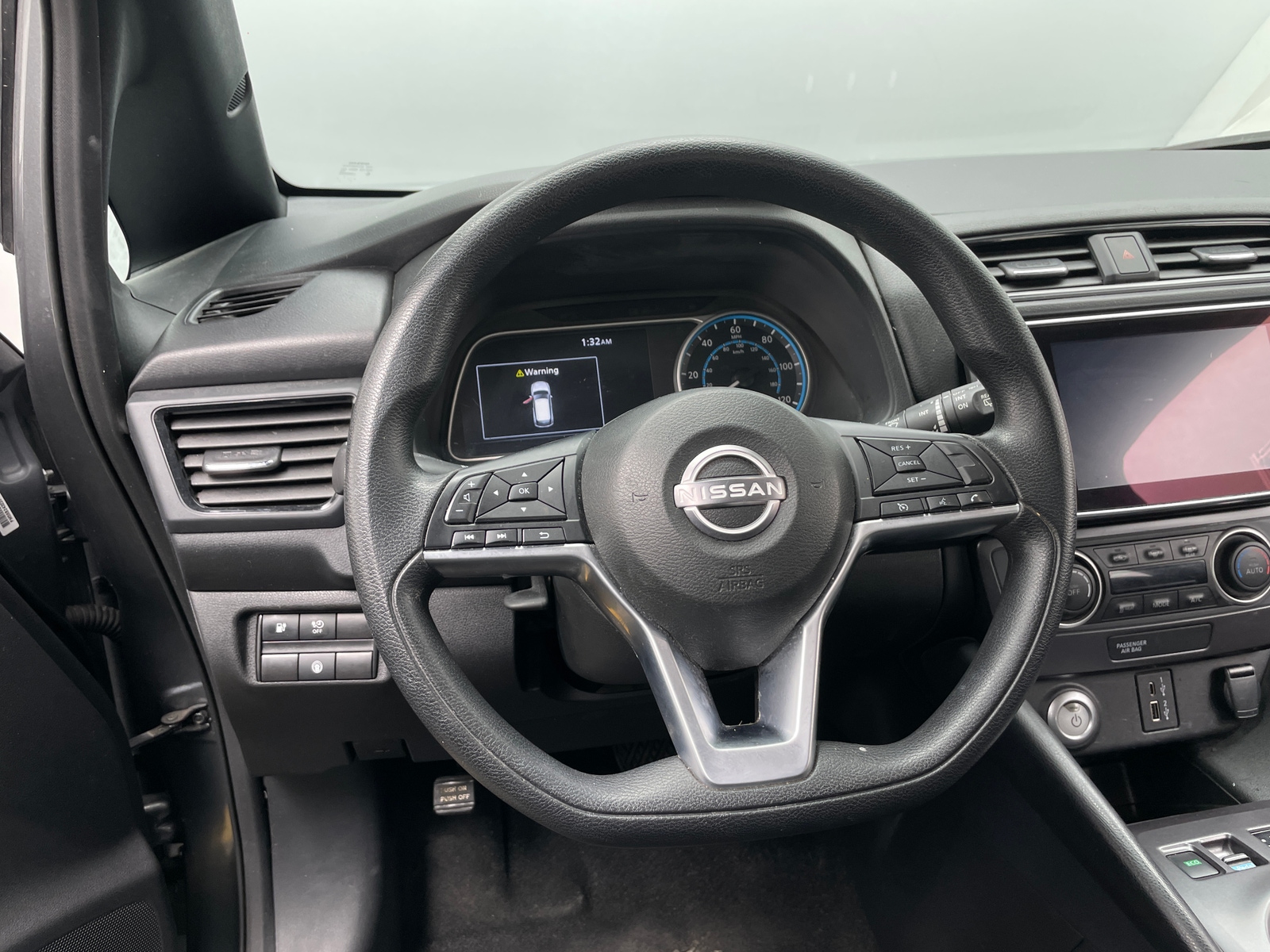 Thumbnail: 2025 Nissan Leaf - 5