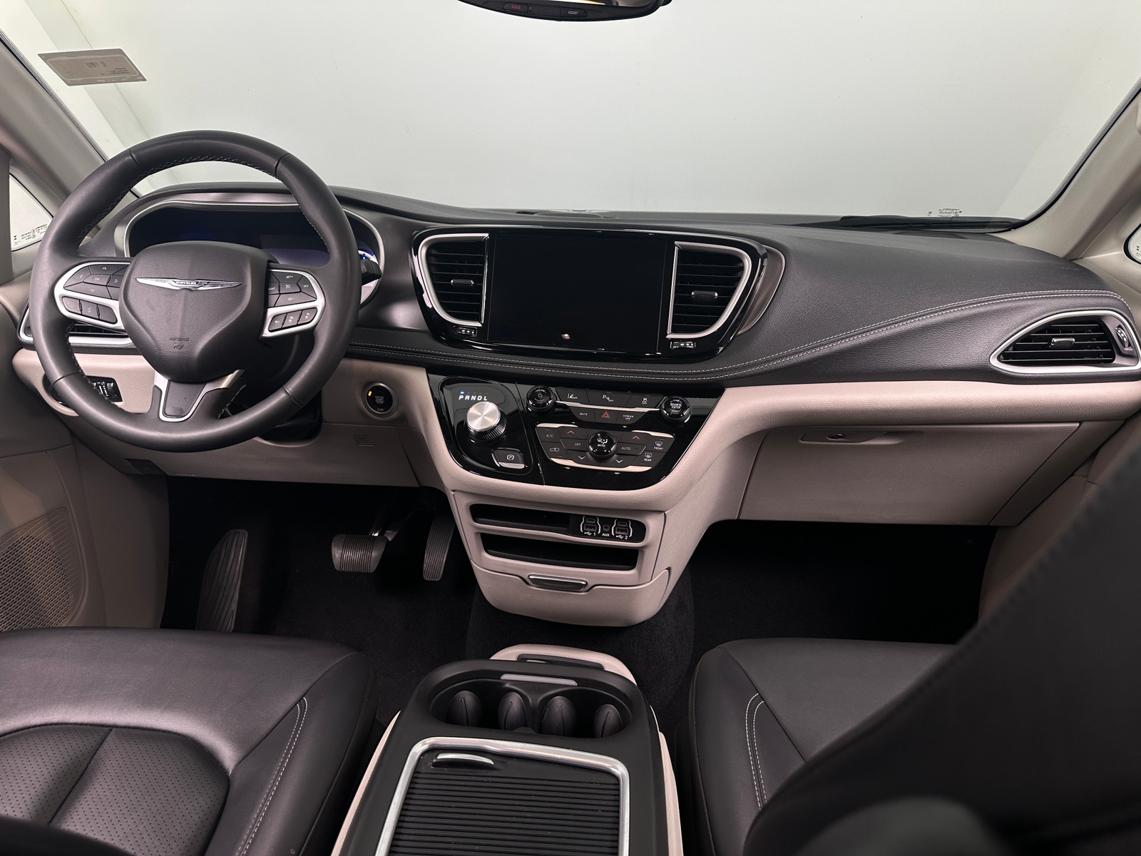 Thumbnail: 2024 Chrysler Pacifica - 2