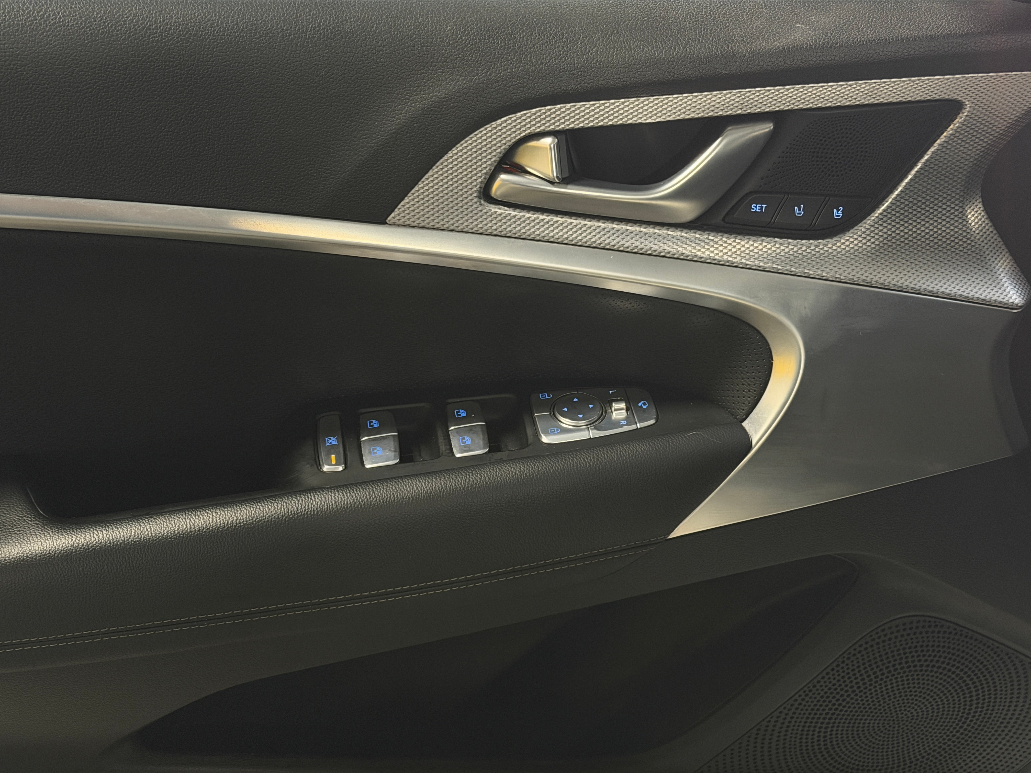 2023 GENESIS G70 Standard