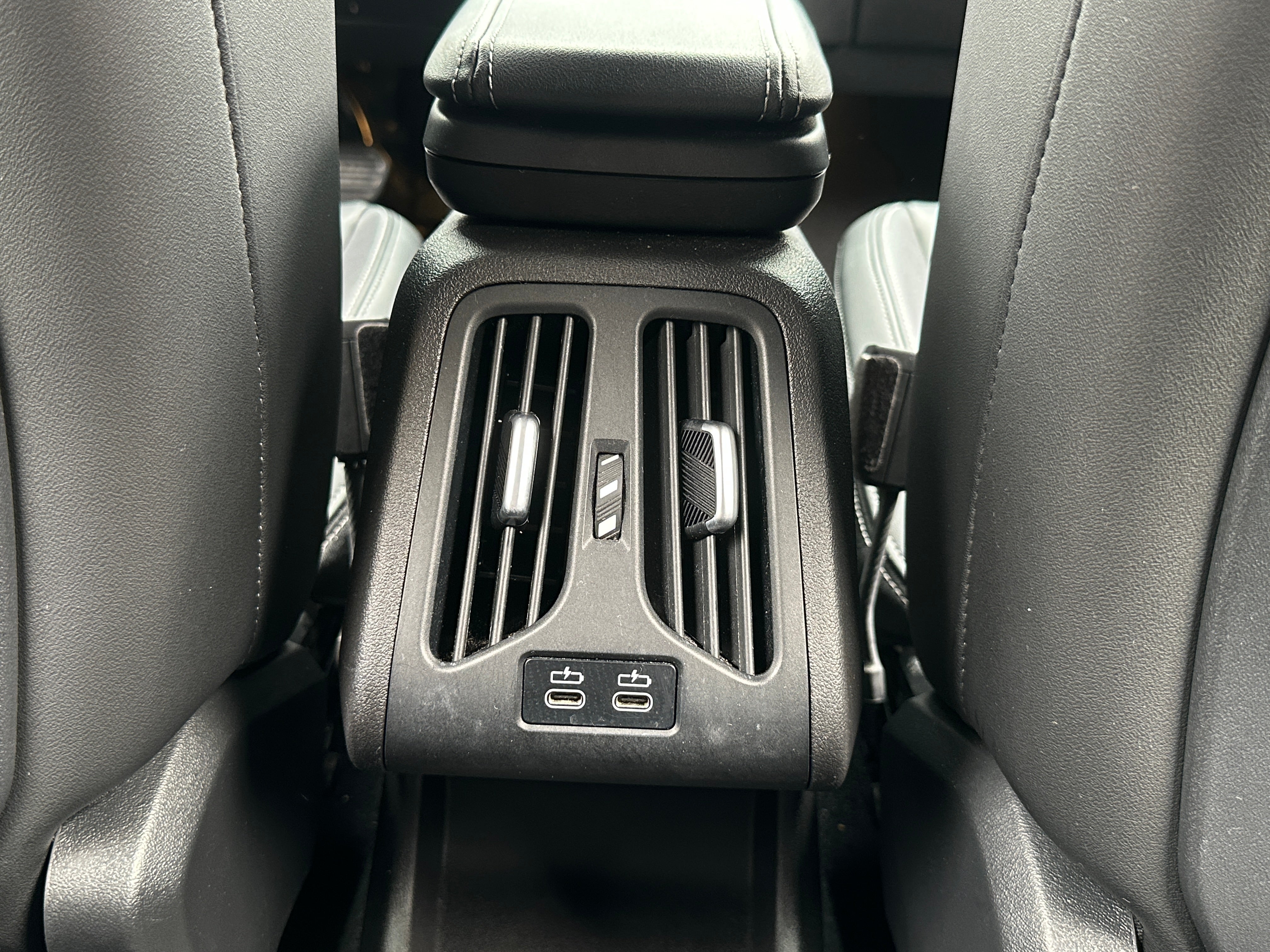 2025 BMW X1 28i