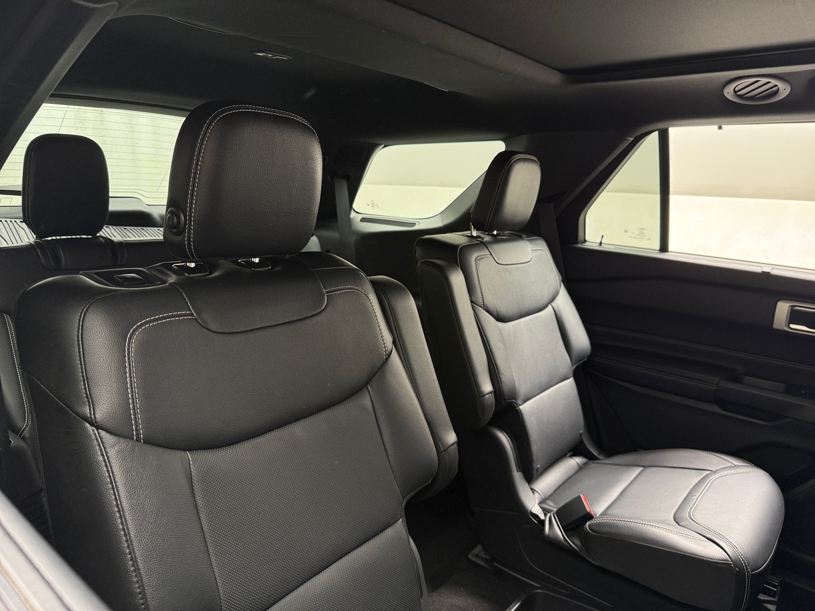 Thumbnail: 2020 Ford Explorer - 5
