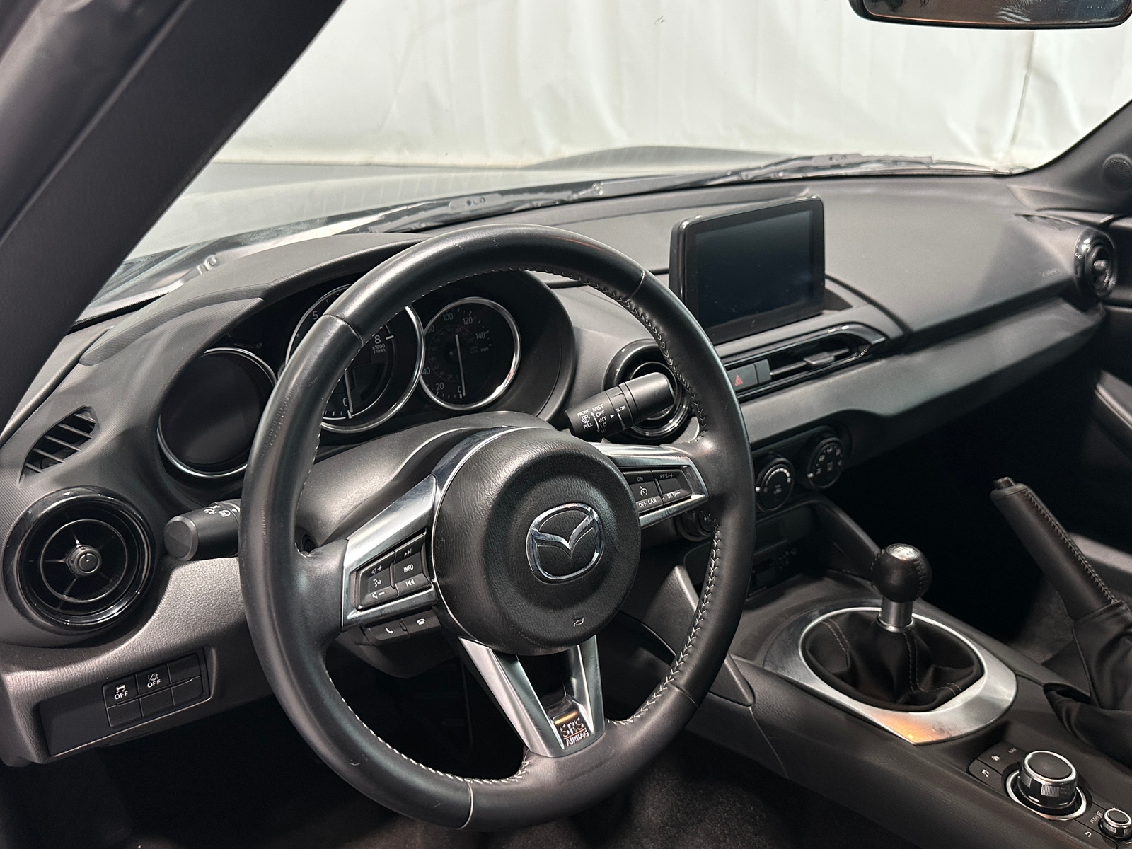 Thumbnail: 2021 Mazda MX-5 Miata - 3
